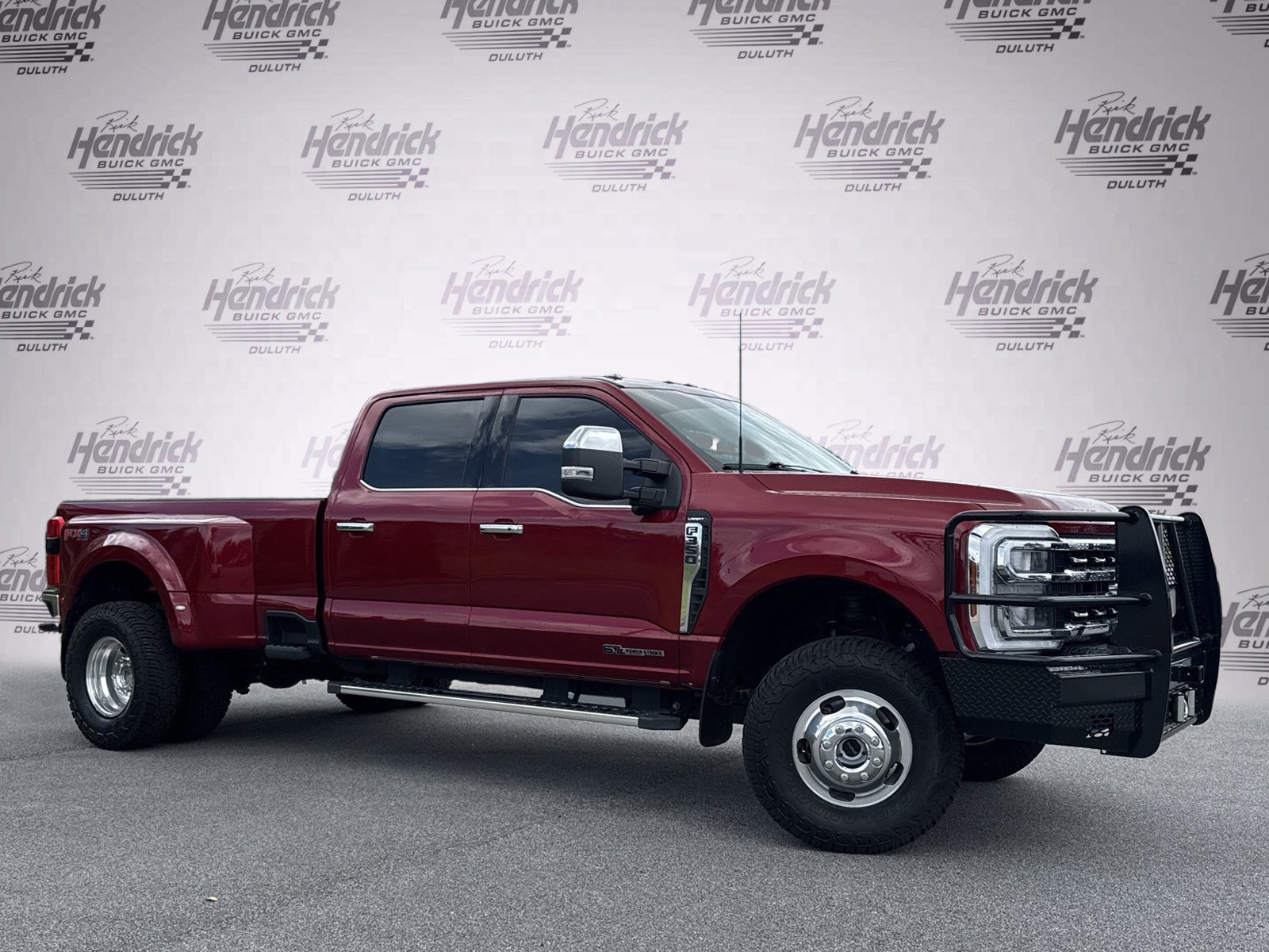Ford Super Duty F-350 DRW LARIAT
