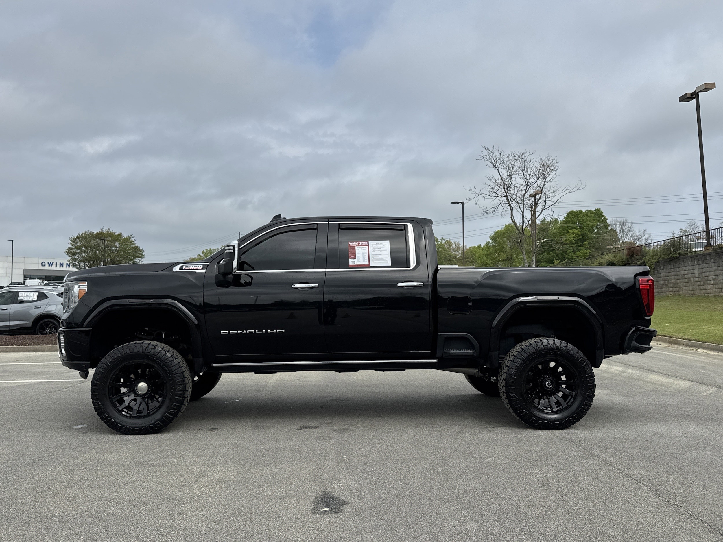 2022 GMC Sierra 2500HD Denali photo 3