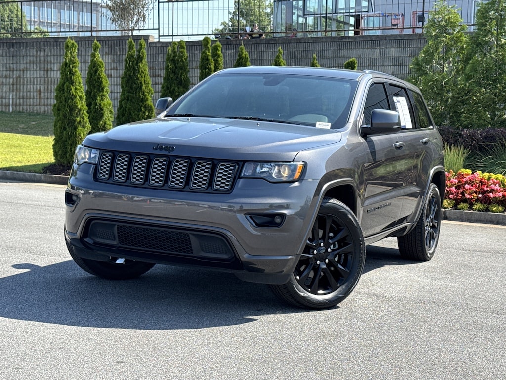 Used 2018 Jeep Grand Cherokee Altitude SUV