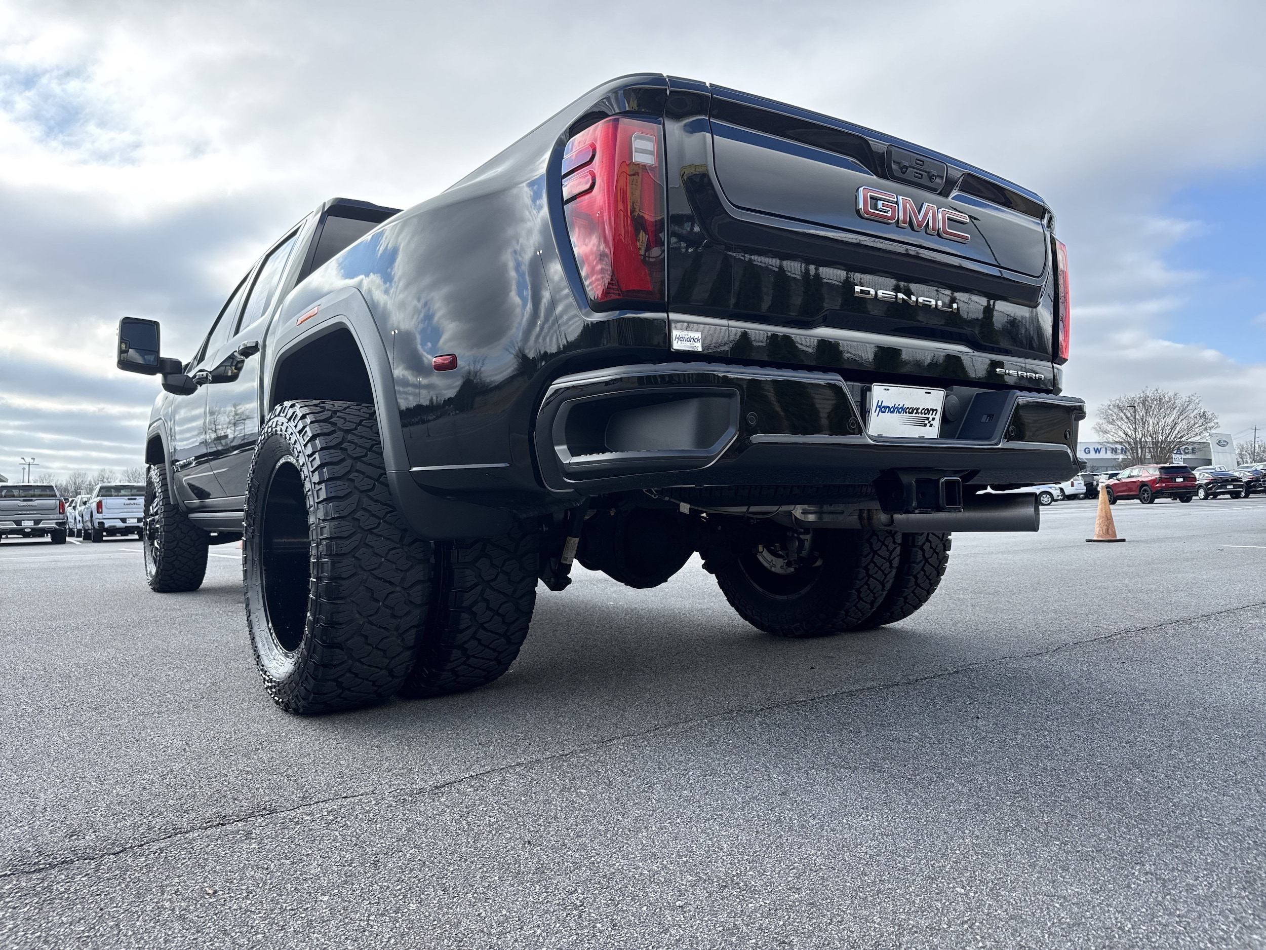 2024 GMC Sierra 3500HD Denali photo 6