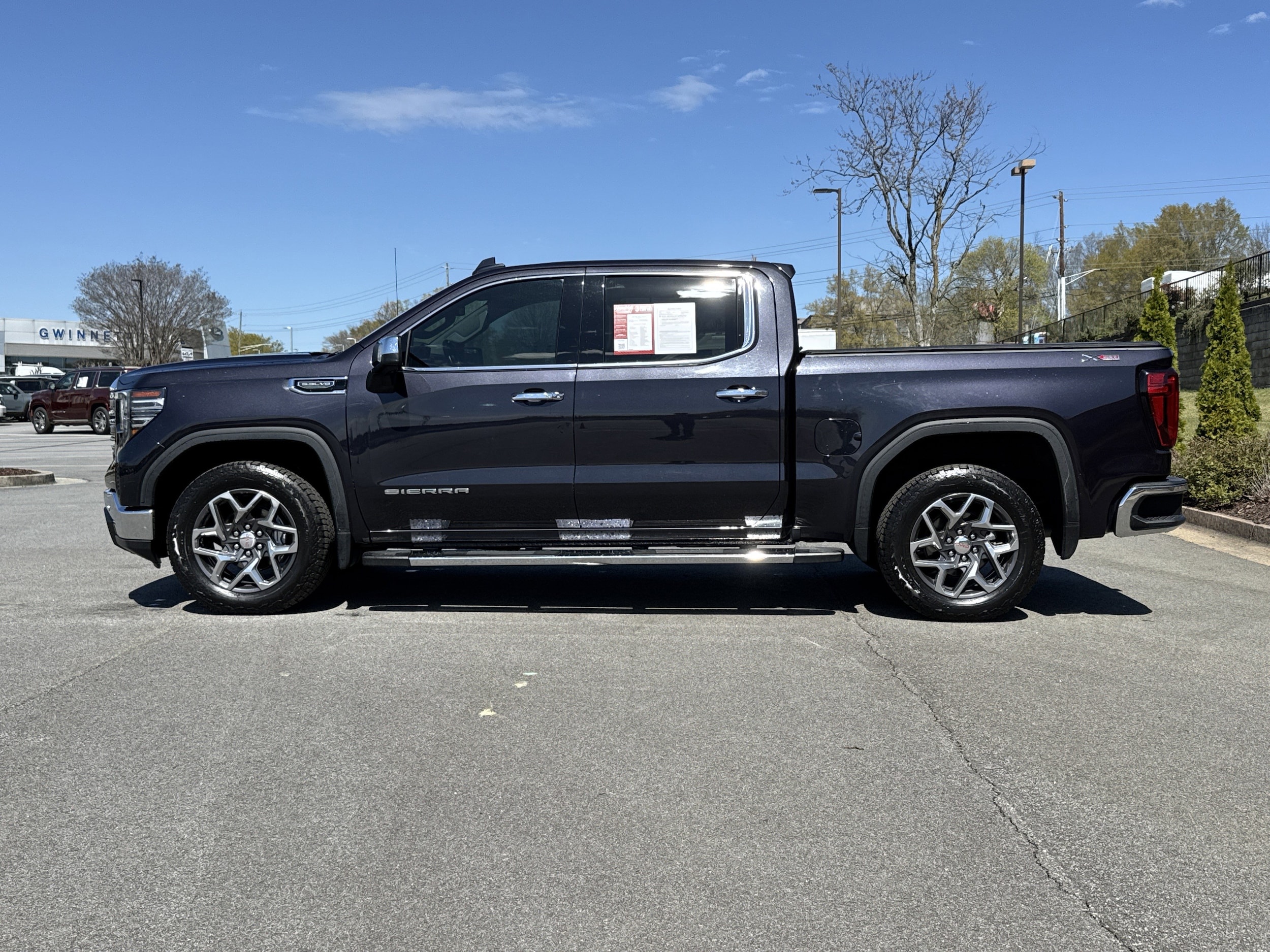 2022 GMC Sierra 1500 SLT photo 5