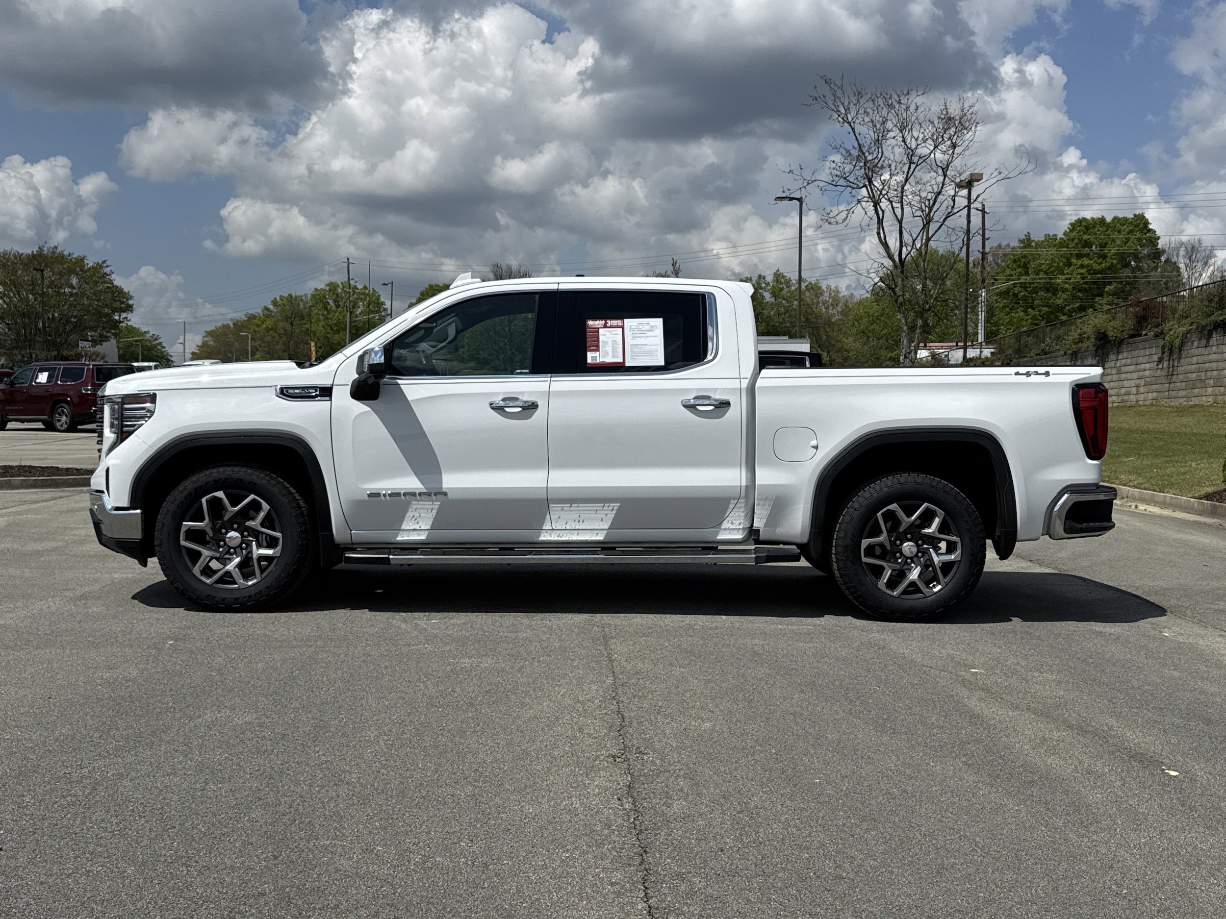 2024 GMC Sierra 1500 SLT photo 6