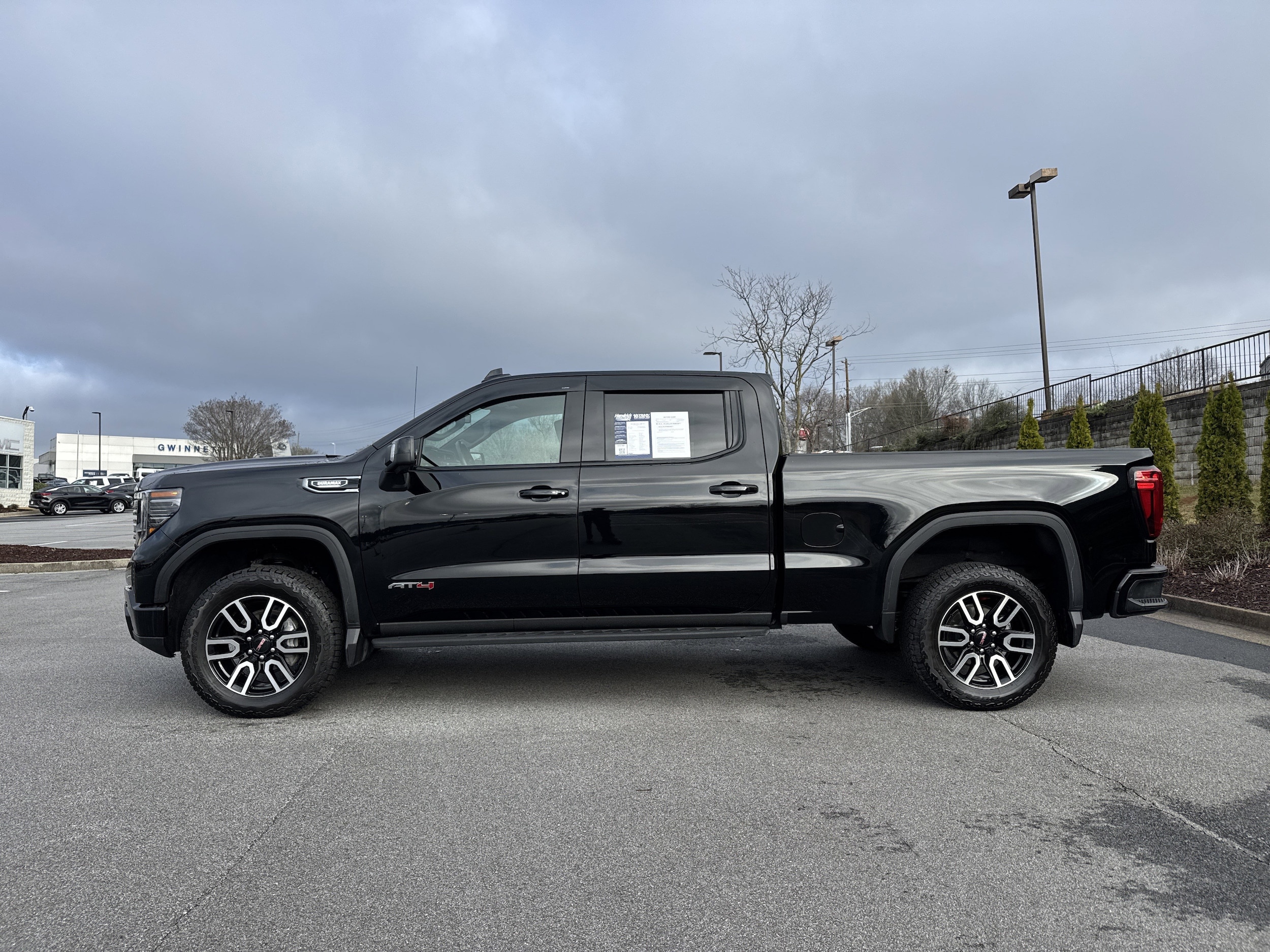 2025 GMC Sierra 1500 AT4 photo 5