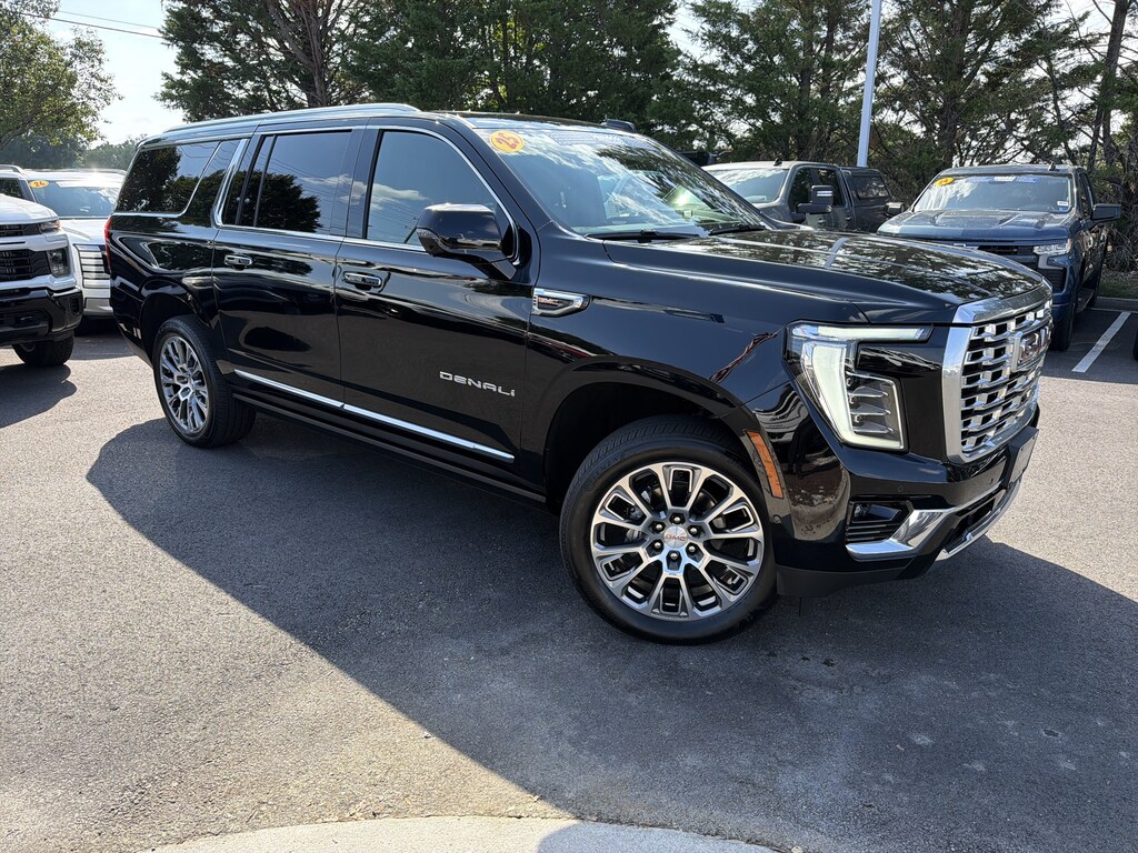 Used 2025 GMC Yukon XL Denali SUV