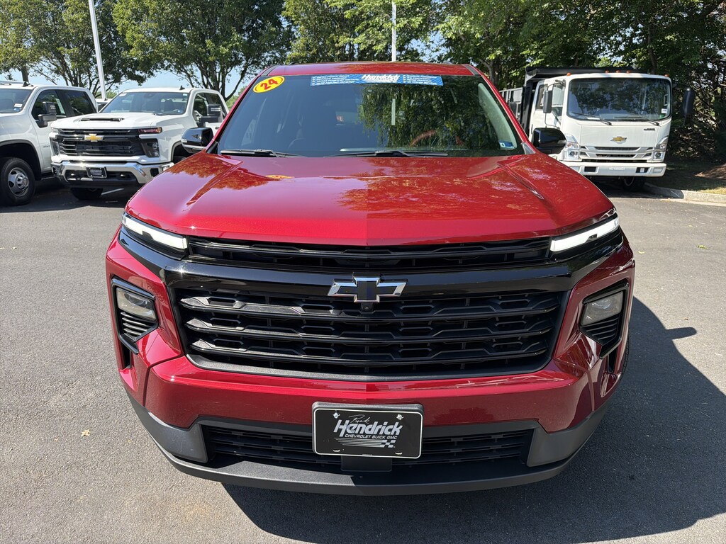 Used 2024 Chevrolet Traverse AWD LT SUV