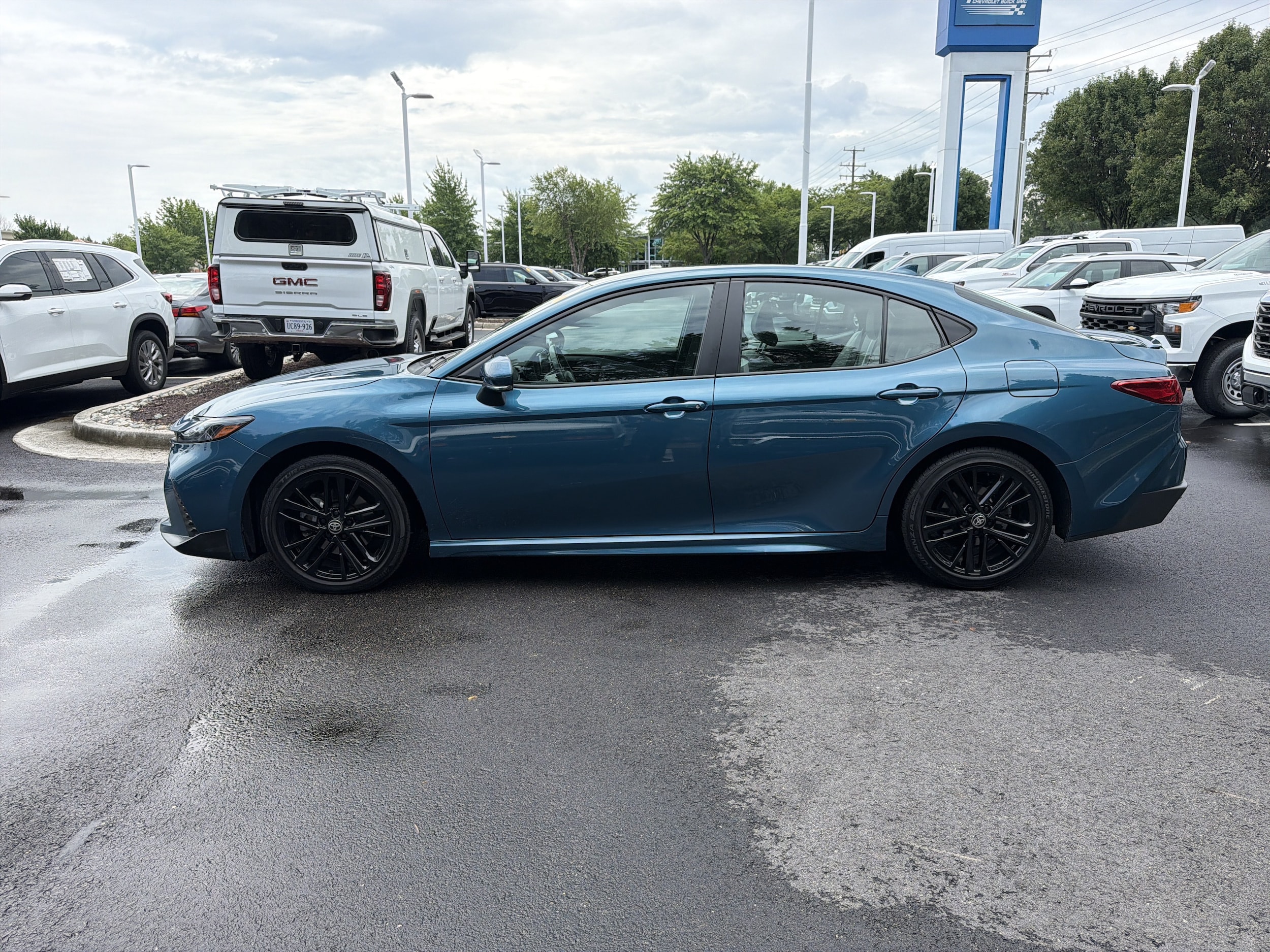 Toyota Camry SE
