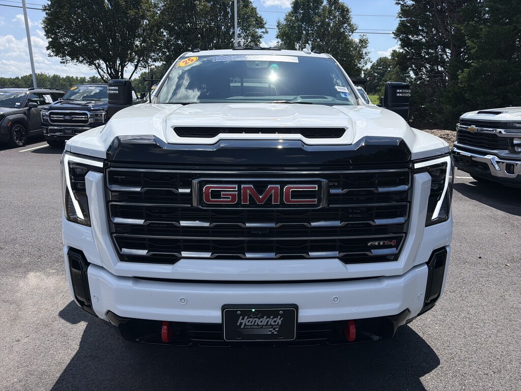 Used 2025 GMC Sierra 2500HD AT4 Pickup