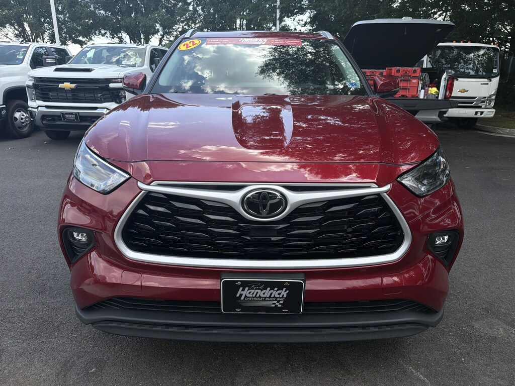 Used 2022 Toyota Highlander XLE SUV