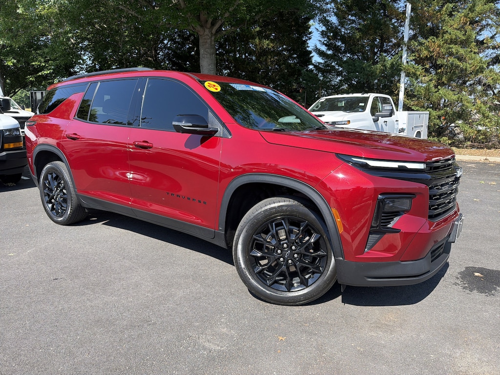 Used 2024 Chevrolet Traverse AWD LT SUV