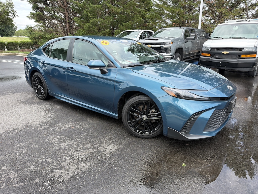 Used 2025 Toyota Camry SE Sedan