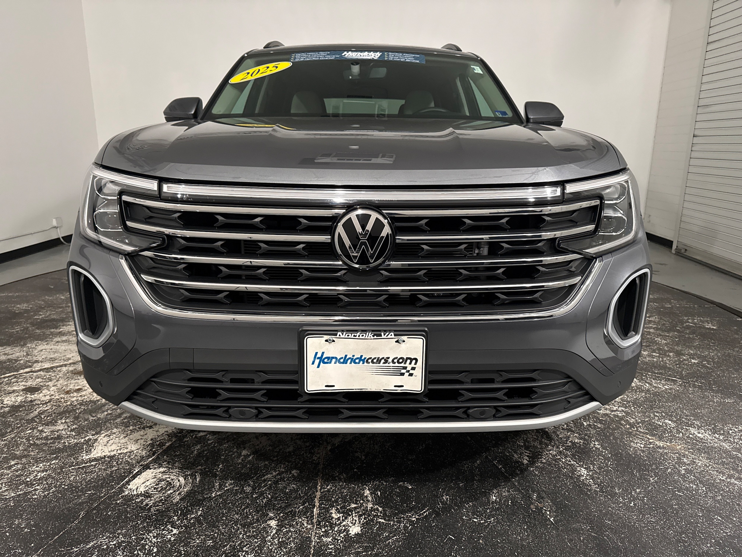 Volkswagen Atlas 2.0T SE W/Technology
