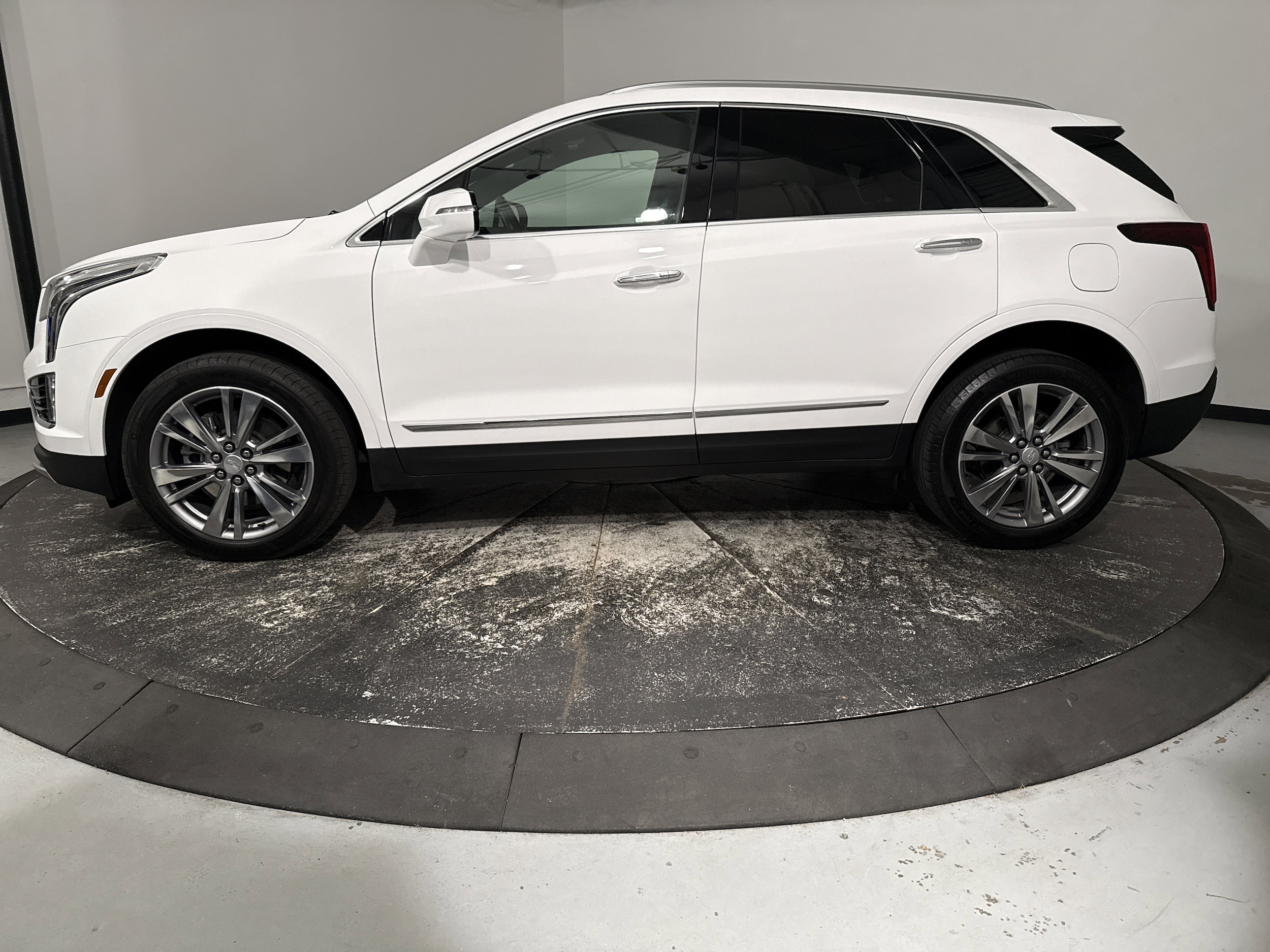 2024 CADILLAC XT5 FWD Premium Luxury photo 5
