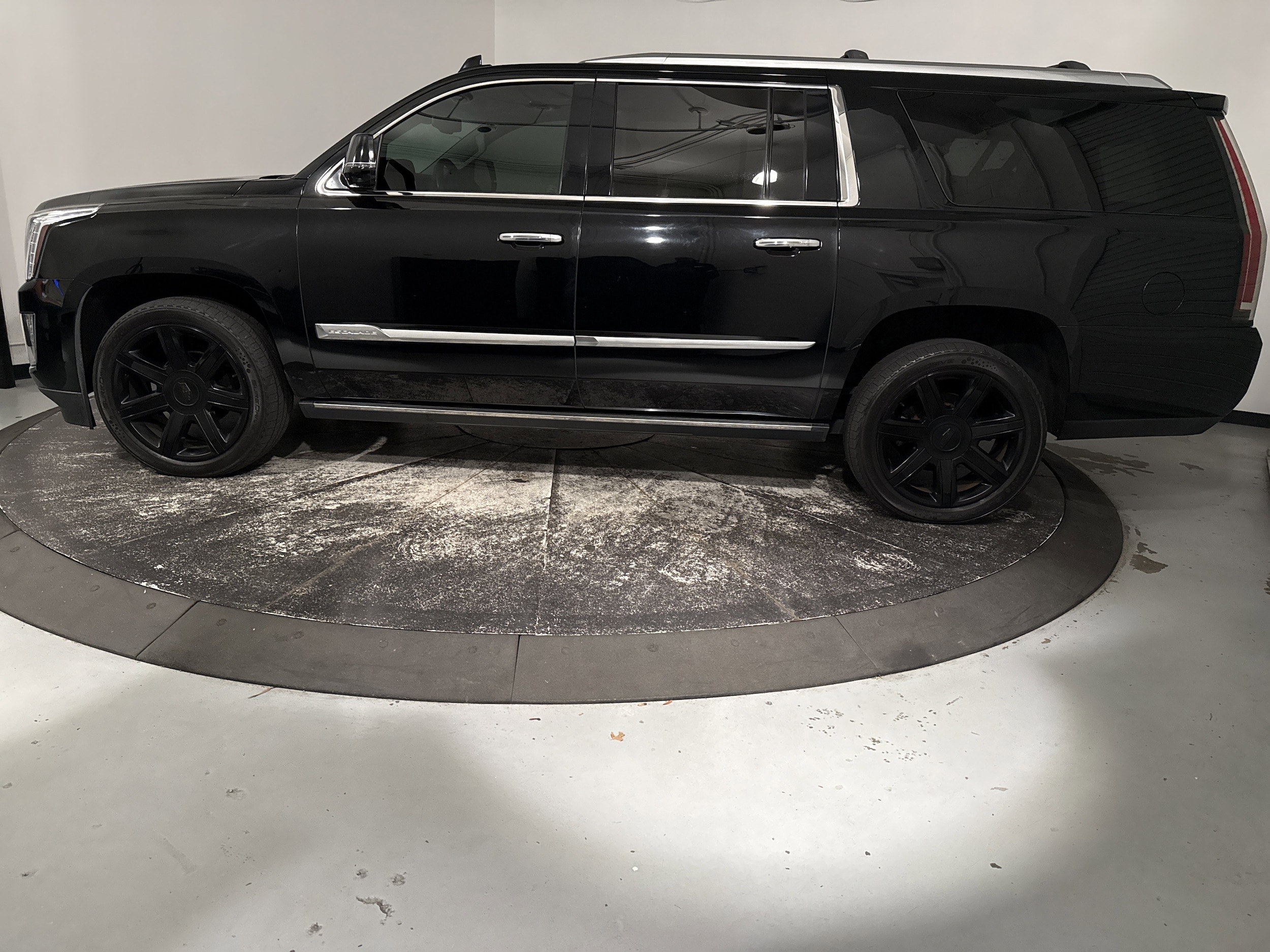 2016 CADILLAC Escalade ESV photo 5