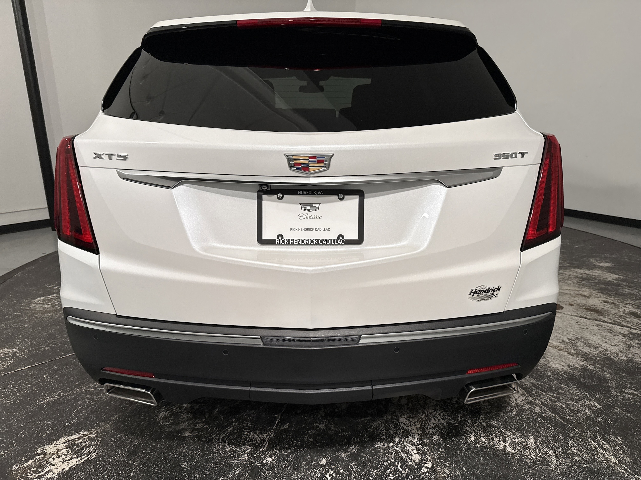 2024 CADILLAC XT5 FWD Luxury photo 3