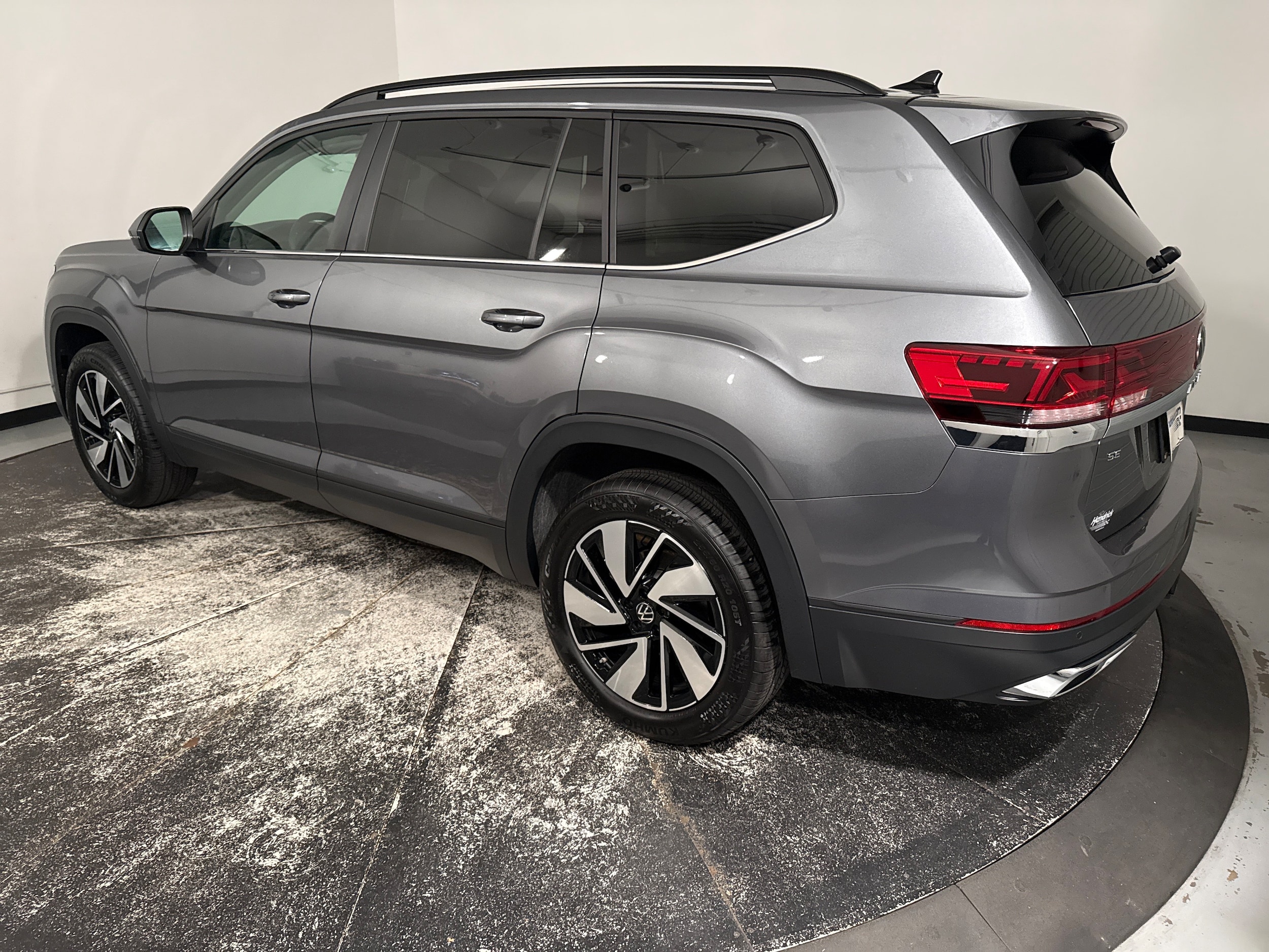 Volkswagen Atlas 2.0T SE W/Technology
