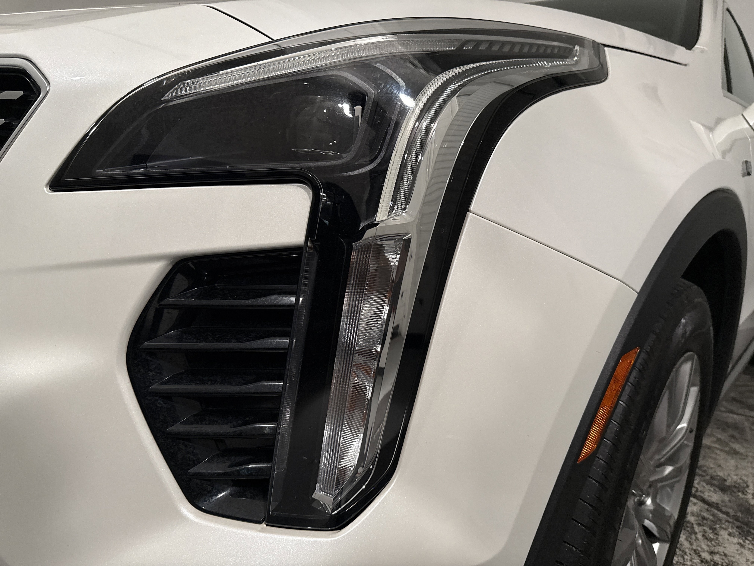 2023 CADILLAC XT4 AWD Premium Luxury photo 4