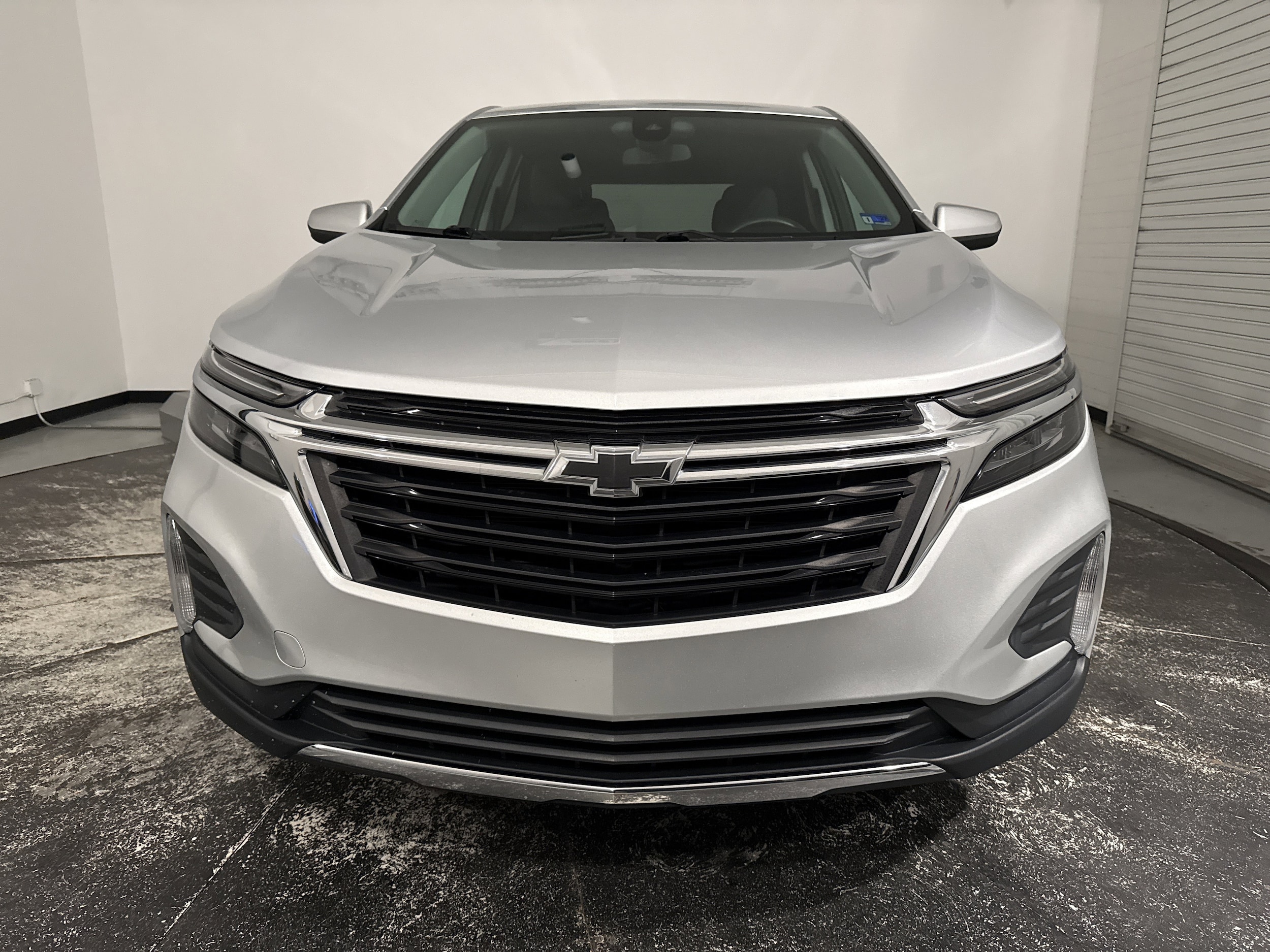 2022 Chevrolet Equinox LT photo 2