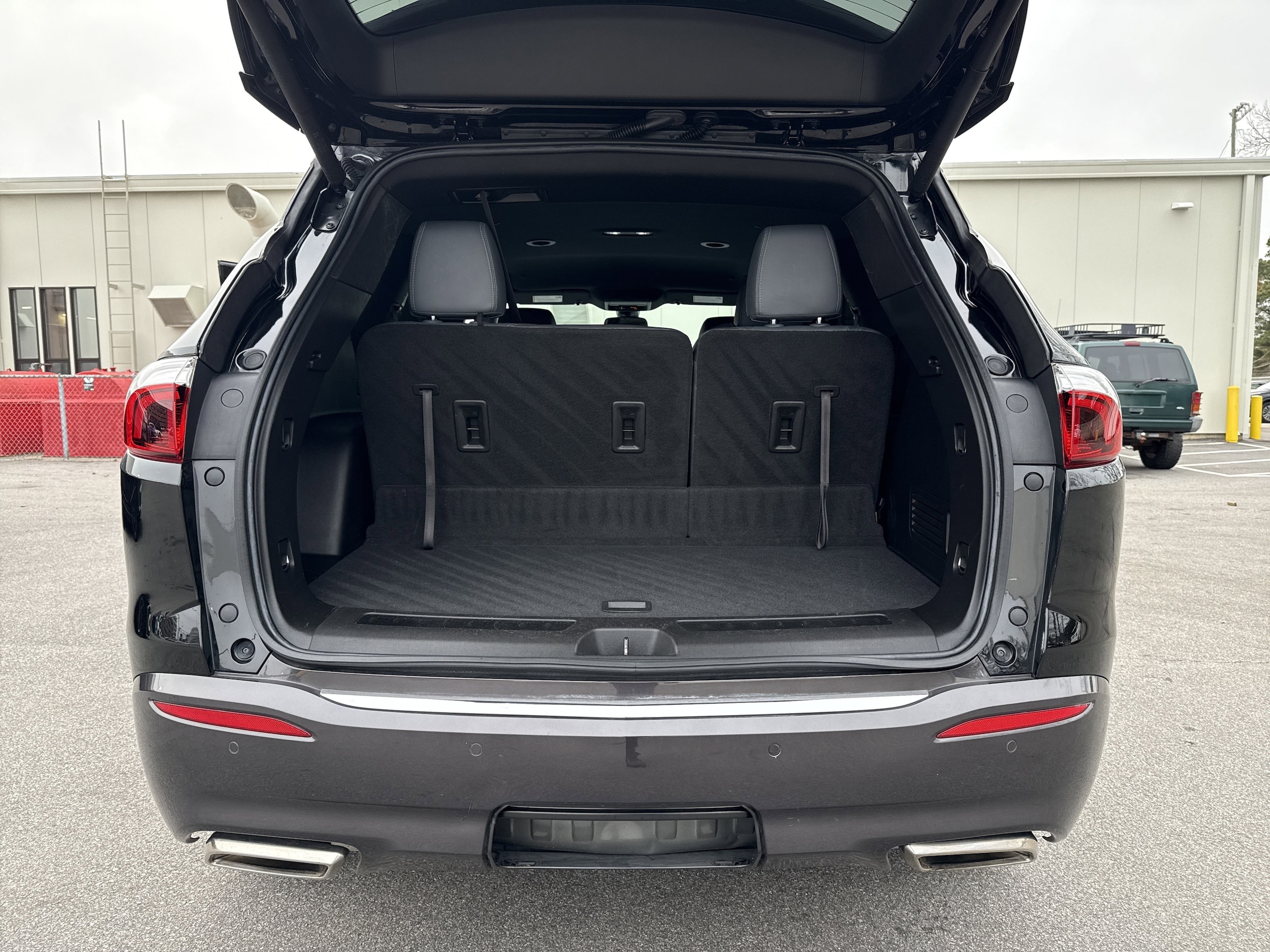 2022 Buick Enclave Essence photo 3