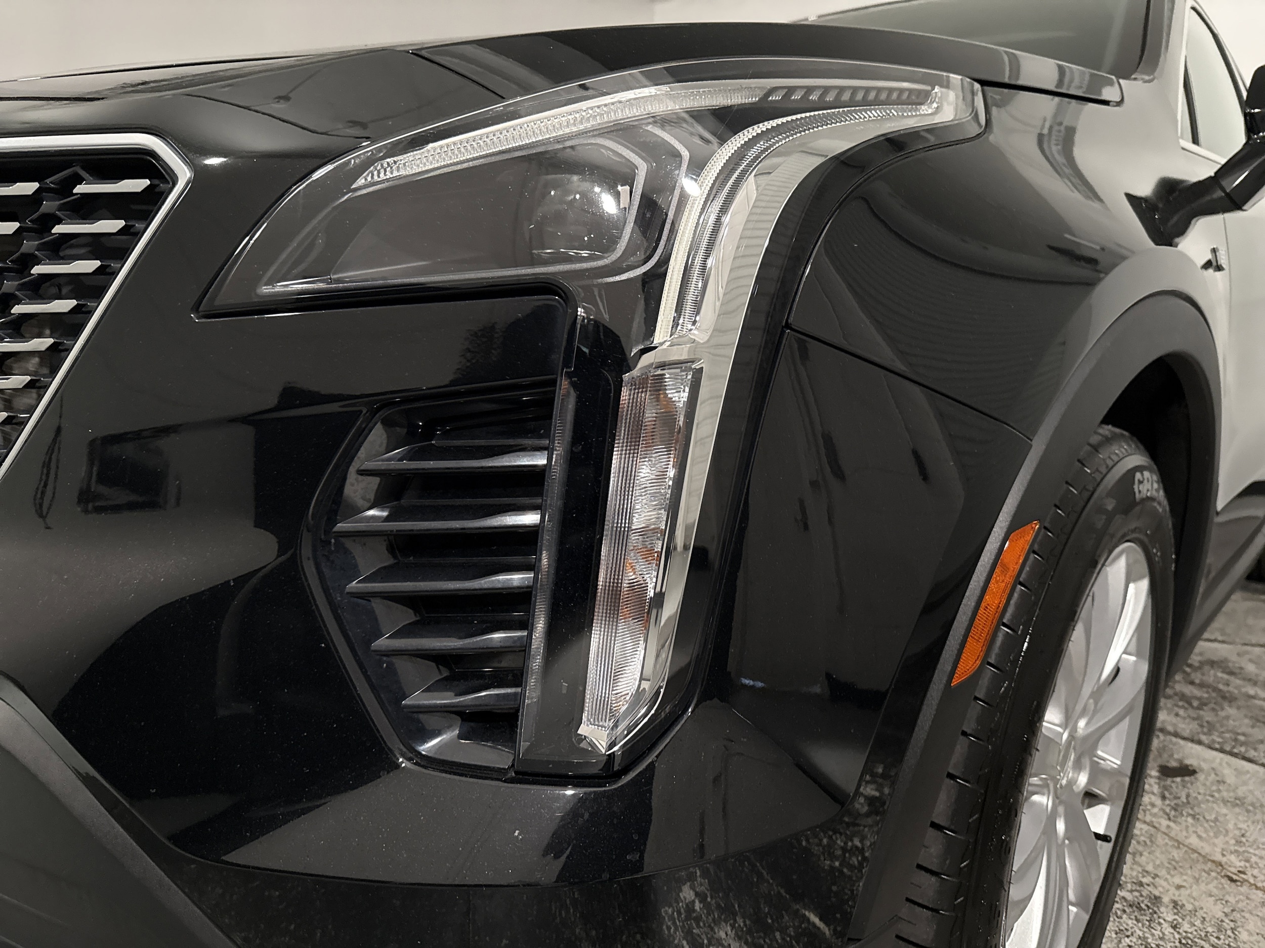 2022 CADILLAC XT4 AWD Luxury photo 4
