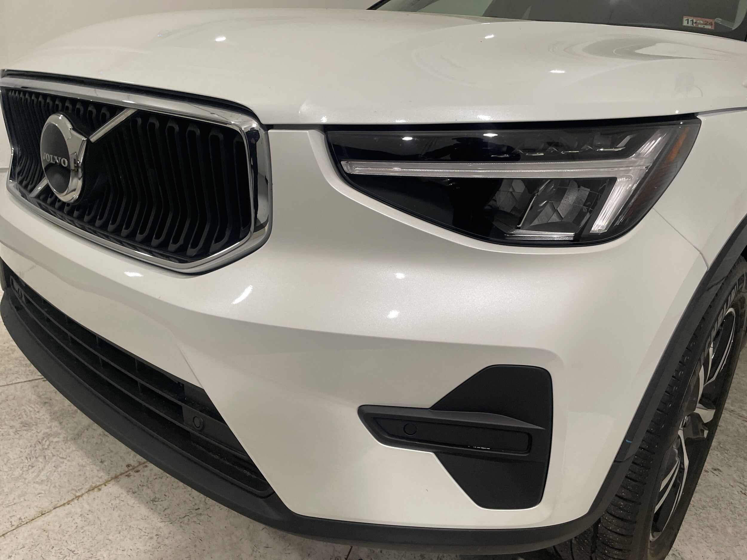 2024 Volvo XC40 Core photo 4