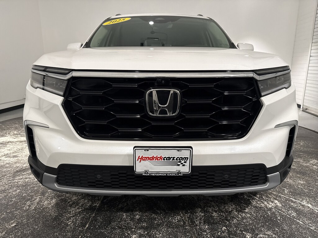 Used 2025 Honda Pilot Elite SUV