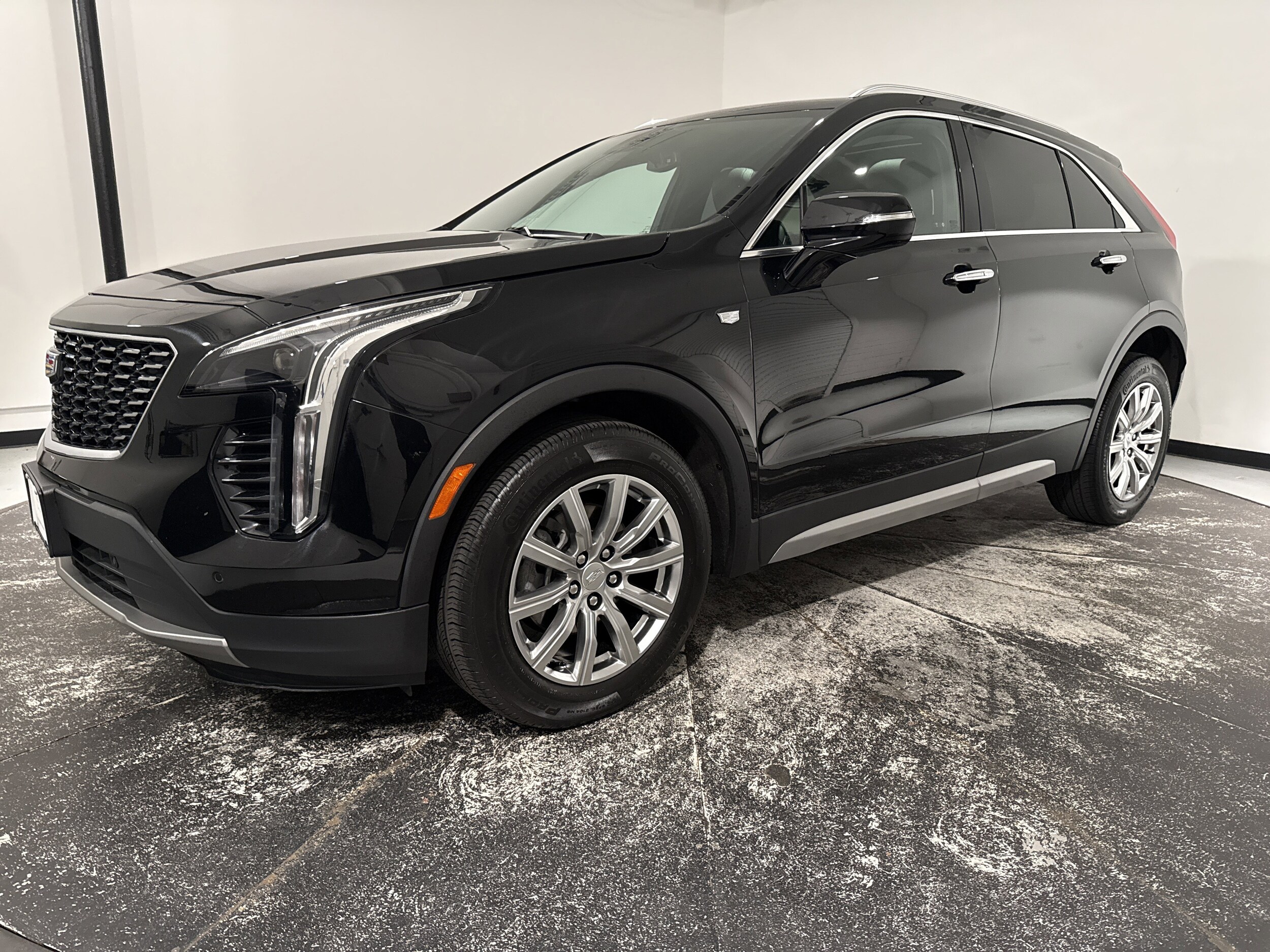2023 CADILLAC XT4 AWD Premium Luxury photo 2