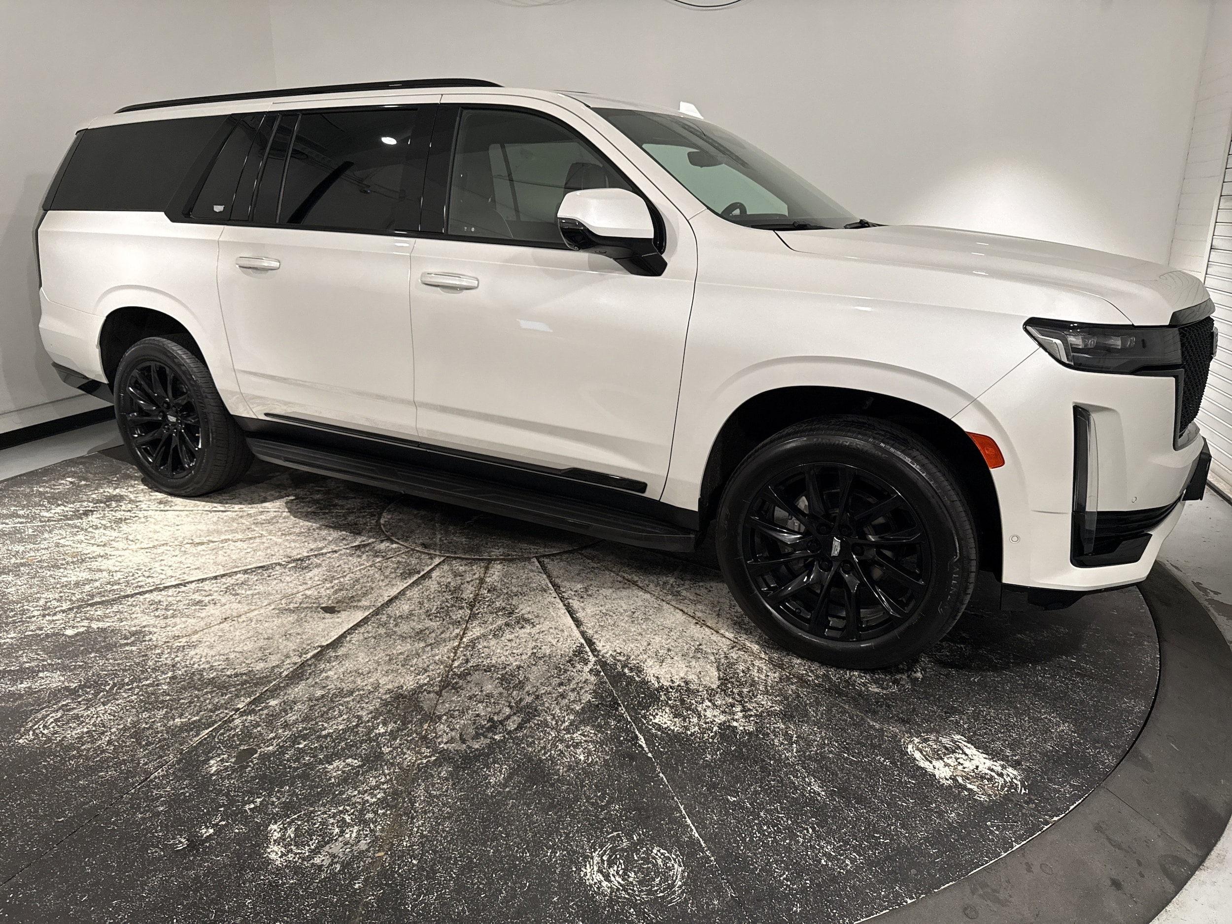 2022 CADILLAC Escalade ESV Sport photo 3