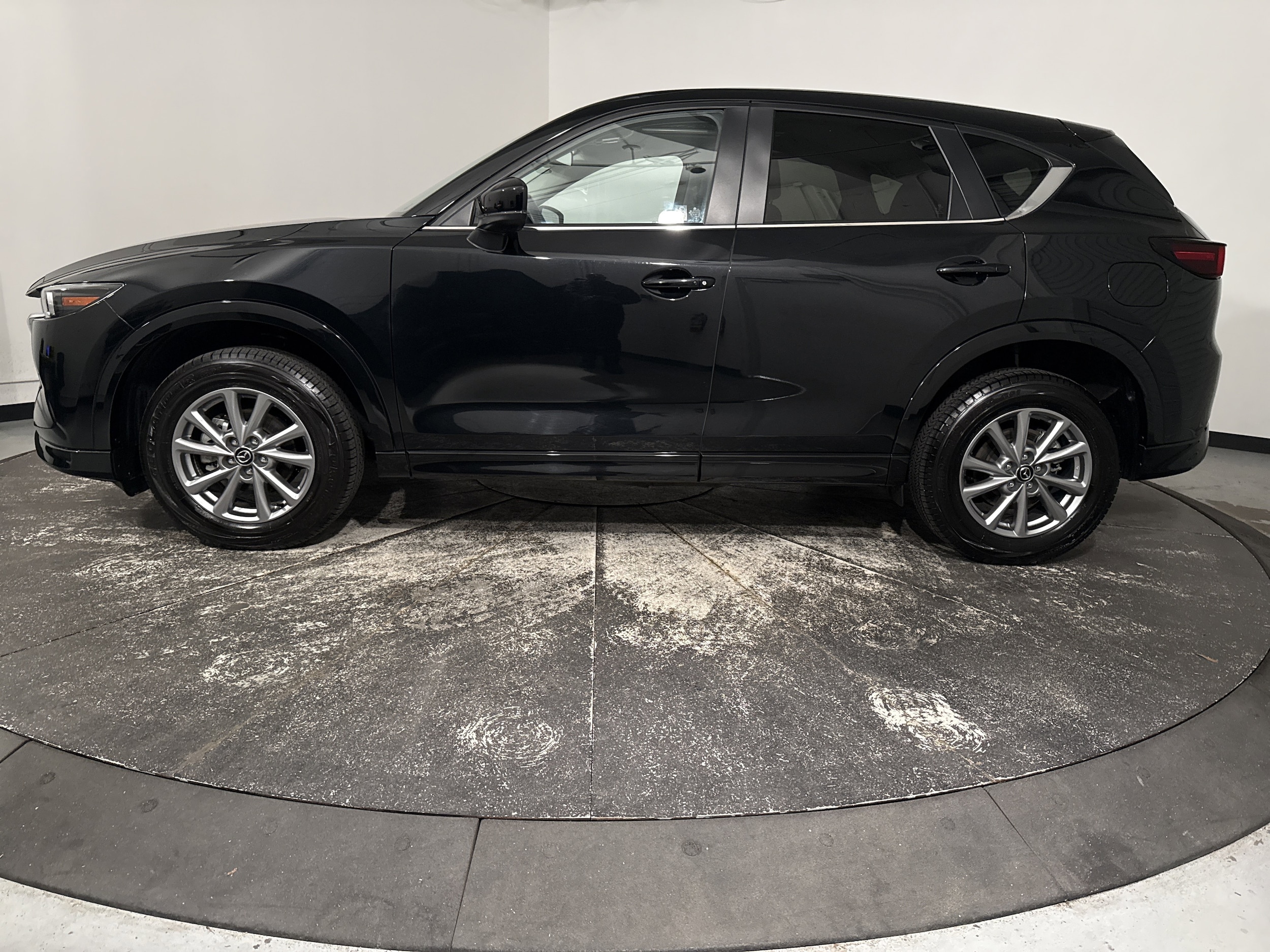2025 Mazda CX-5 2.5 S Preferred Package photo 5