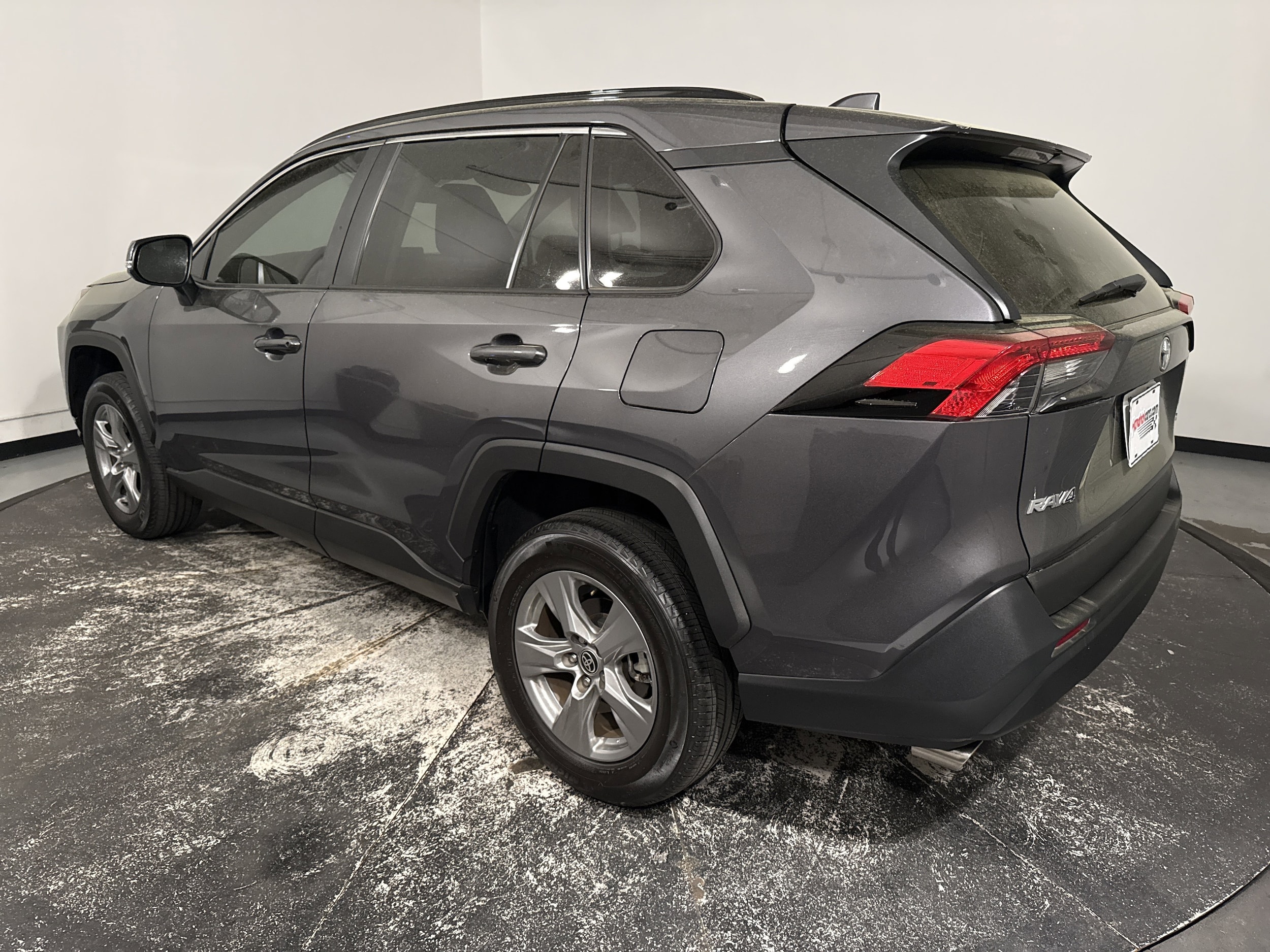 2022 Toyota RAV4 XLE photo 6