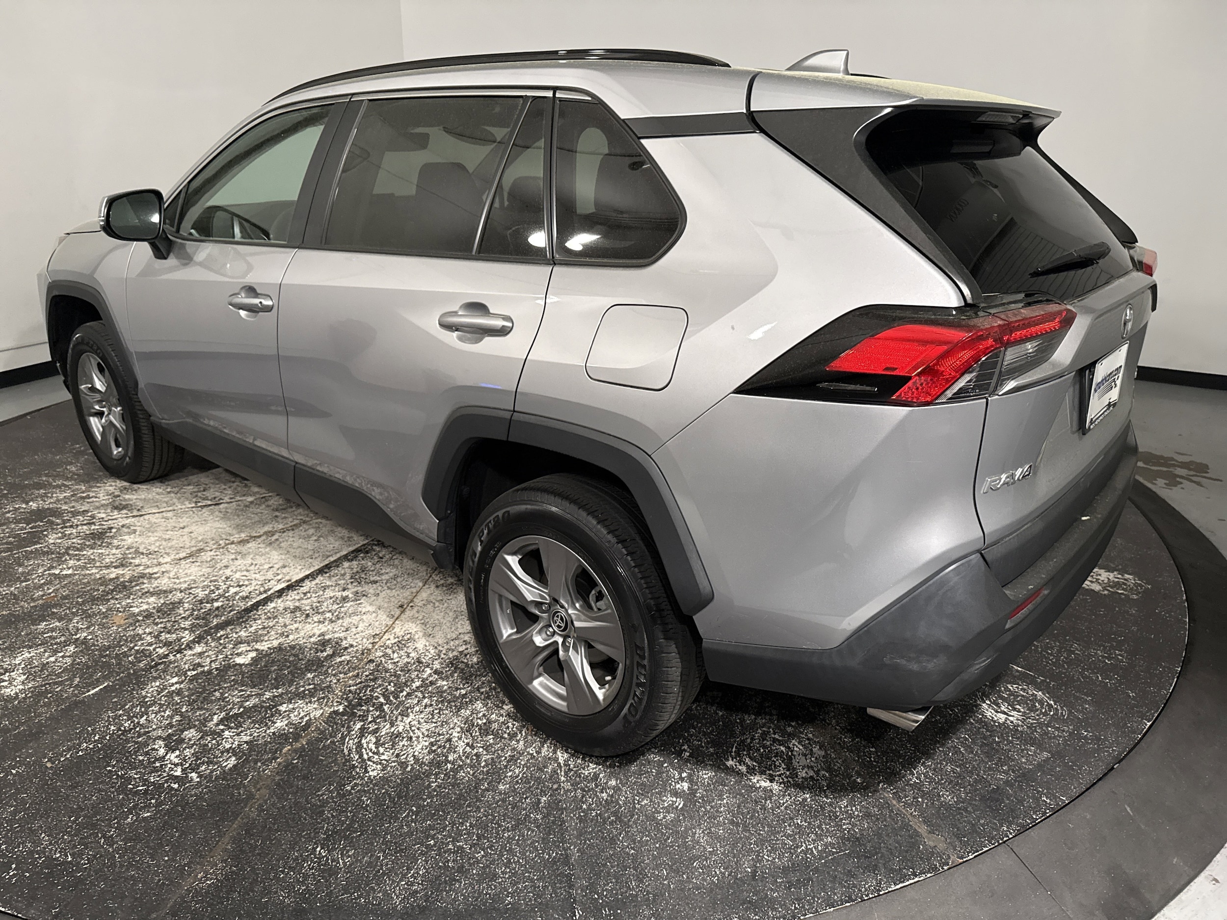 2022 Toyota RAV4 XLE photo 6