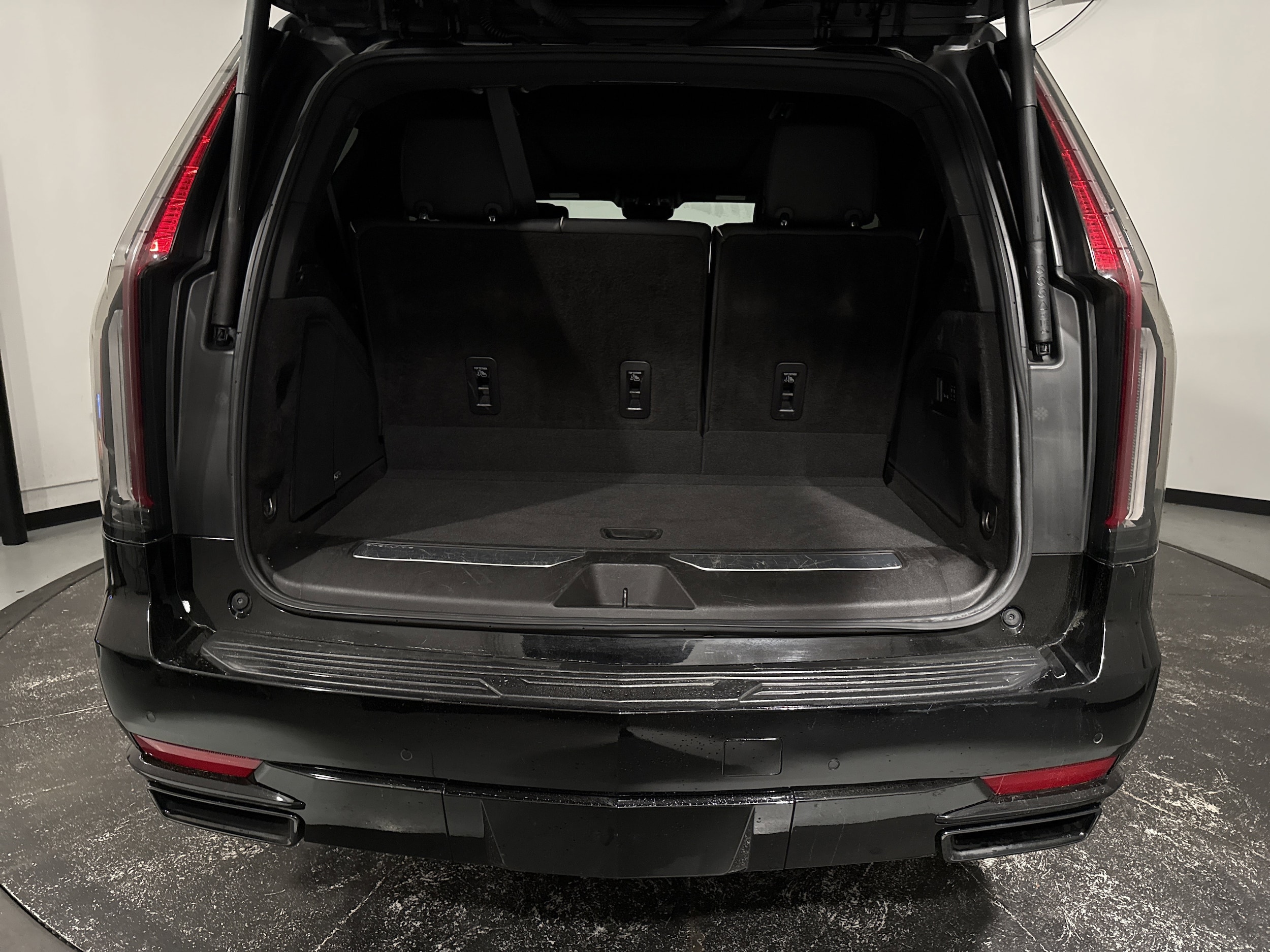 2023 CADILLAC Escalade 4WD Sport photo 3