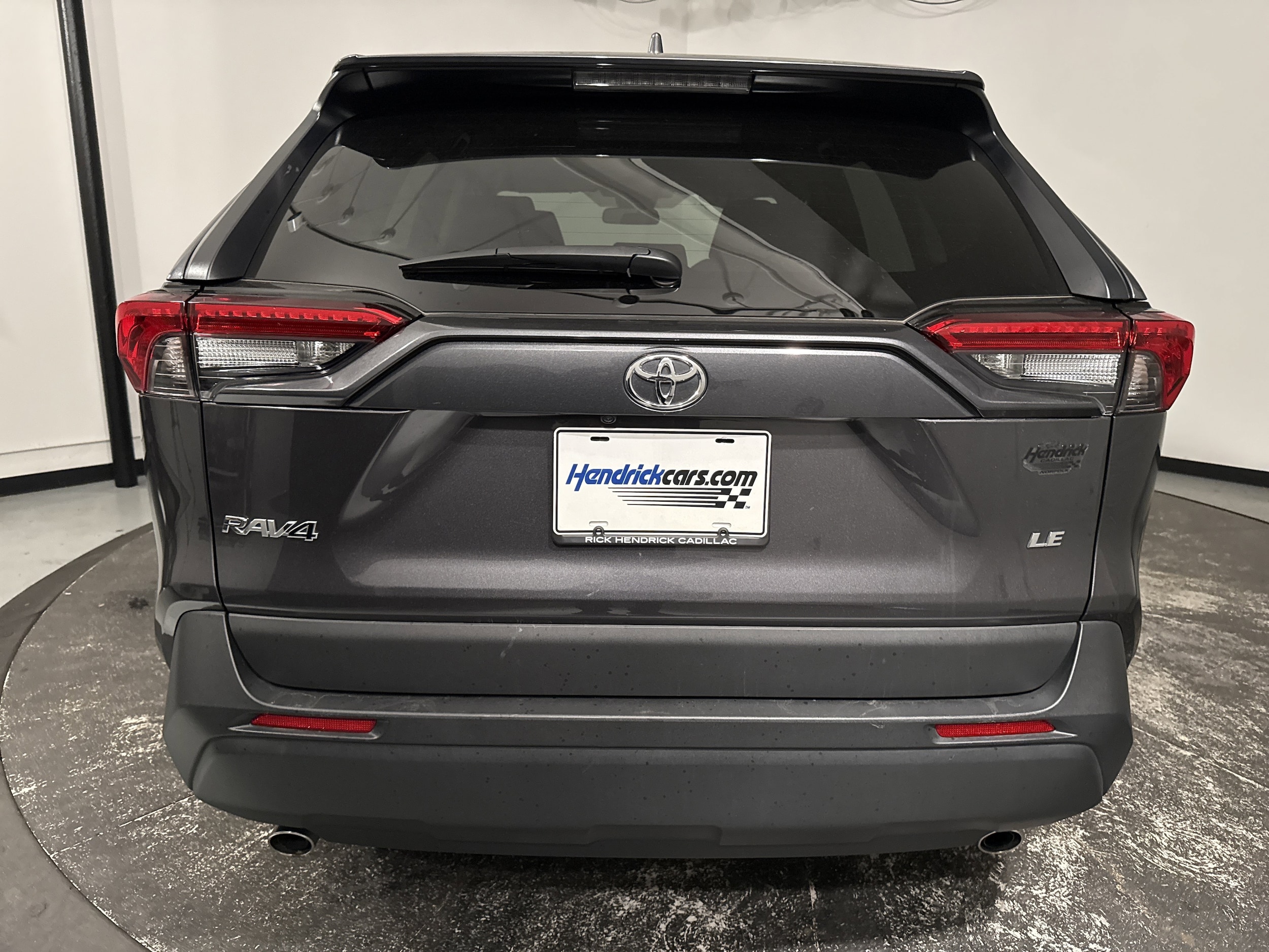 2023 Toyota RAV4 LE photo 3