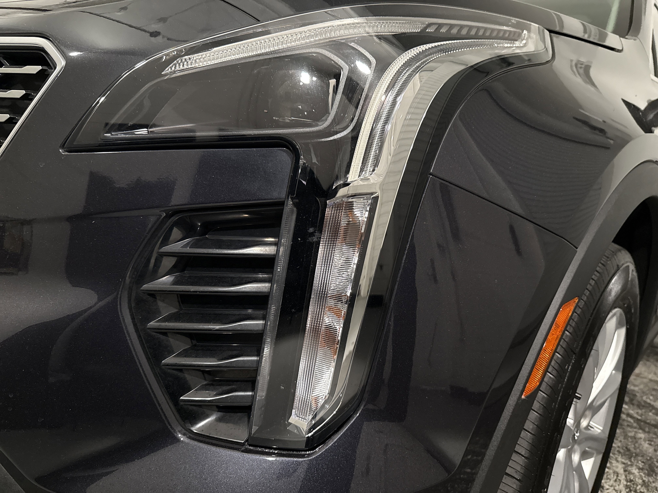 2023 CADILLAC XT4 AWD Luxury photo 4