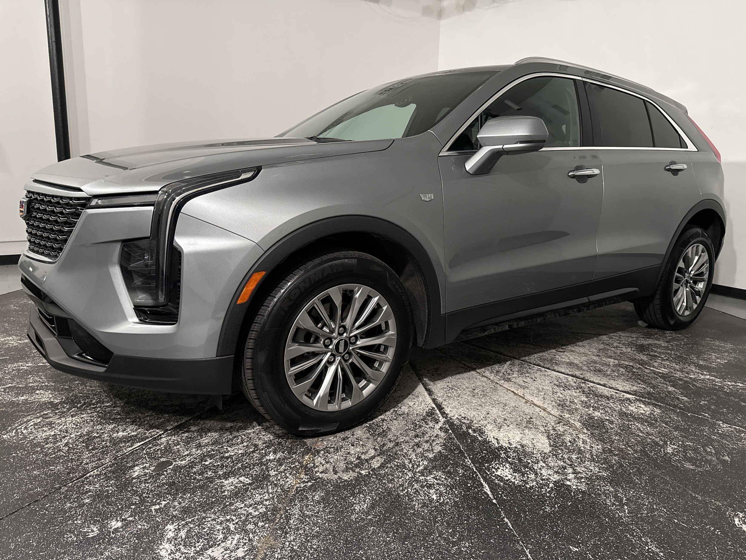 2024 CADILLAC XT4 AWD Premium Luxury photo 2