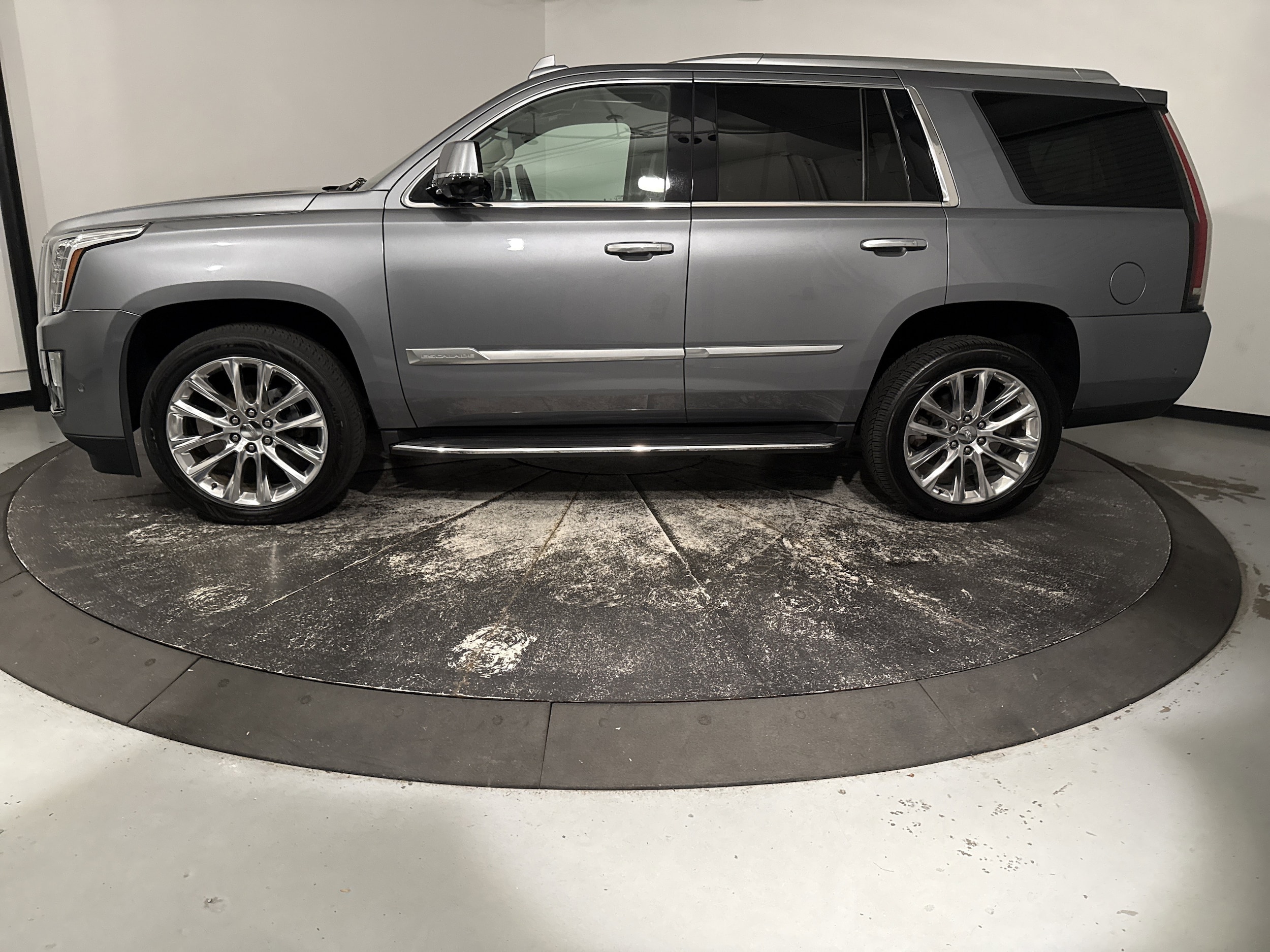 2019 CADILLAC Escalade Luxury photo 5