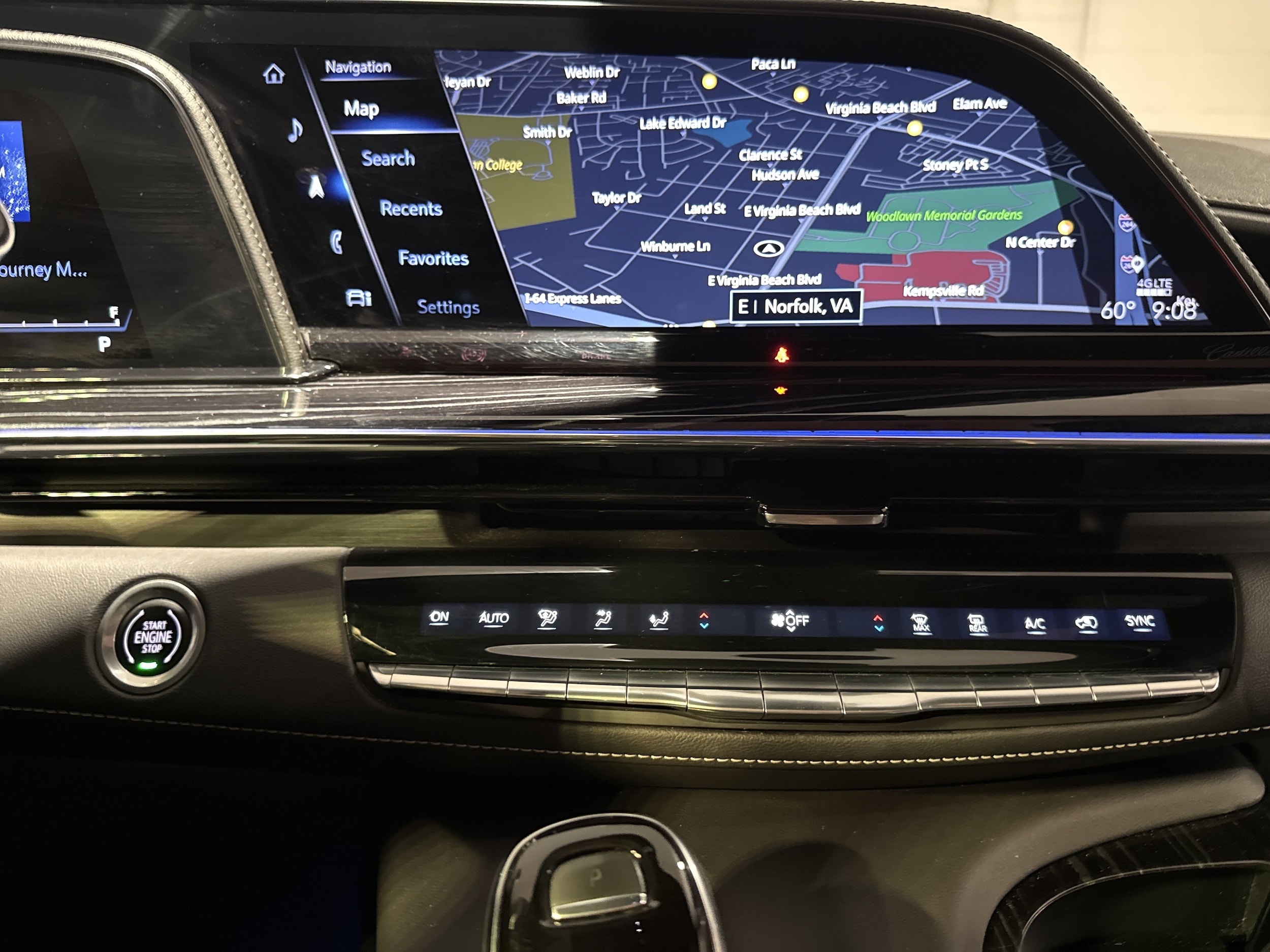 2023 CADILLAC Escalade 4WD Sport photo 2