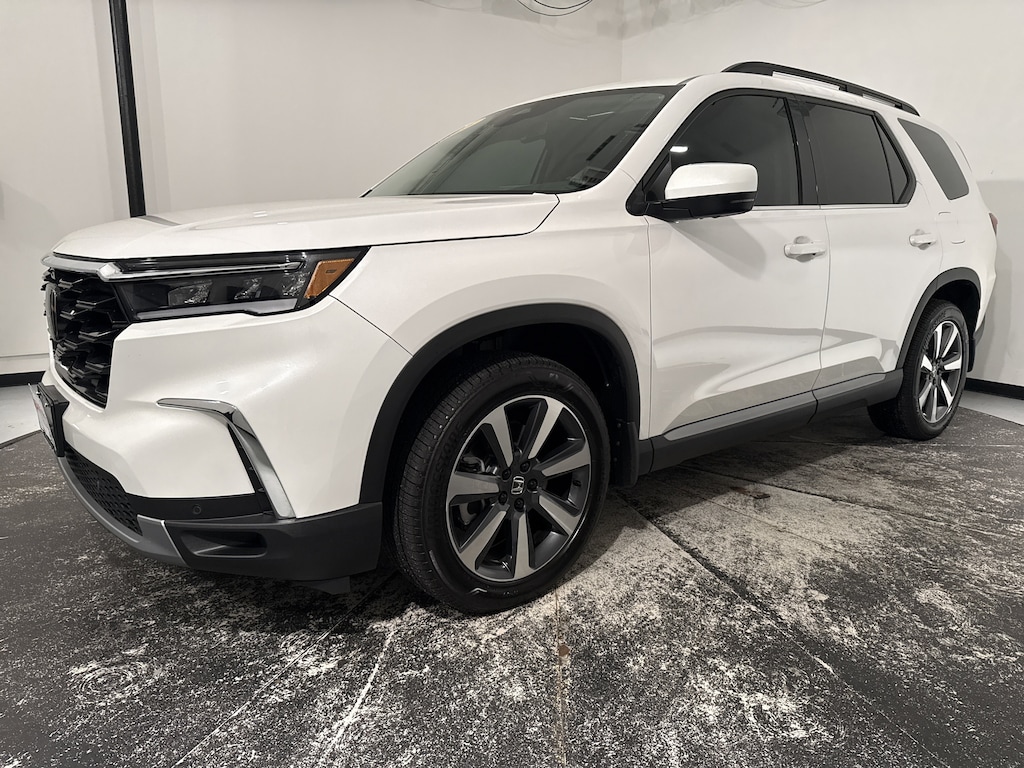 Used 2025 Honda Pilot Elite SUV