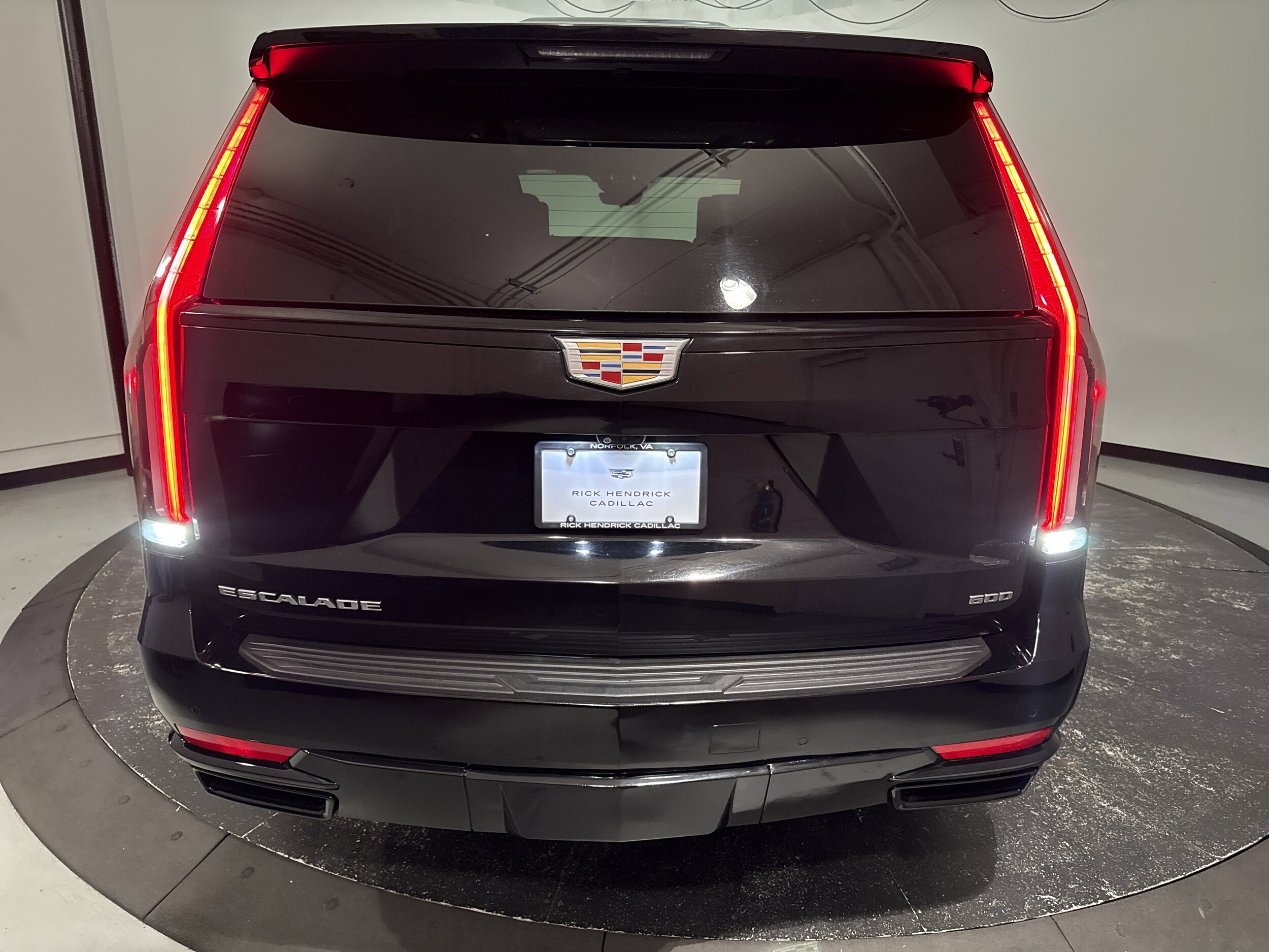 2023 CADILLAC Escalade 4WD Sport photo 3