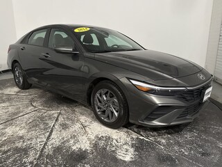 2024 Hyundai Elantra SEL Sedan