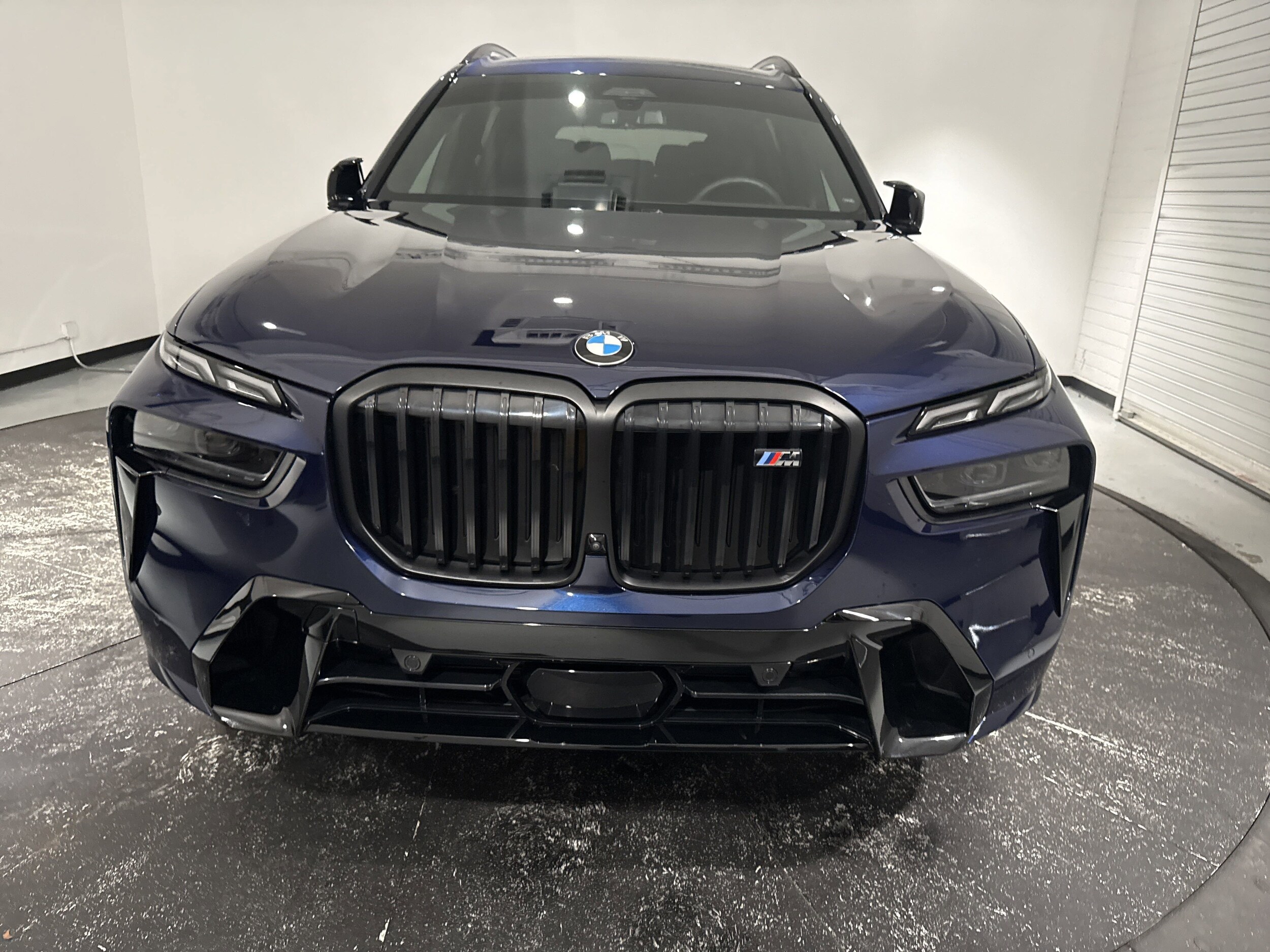 2025 Bmw X7 M60i photo 2