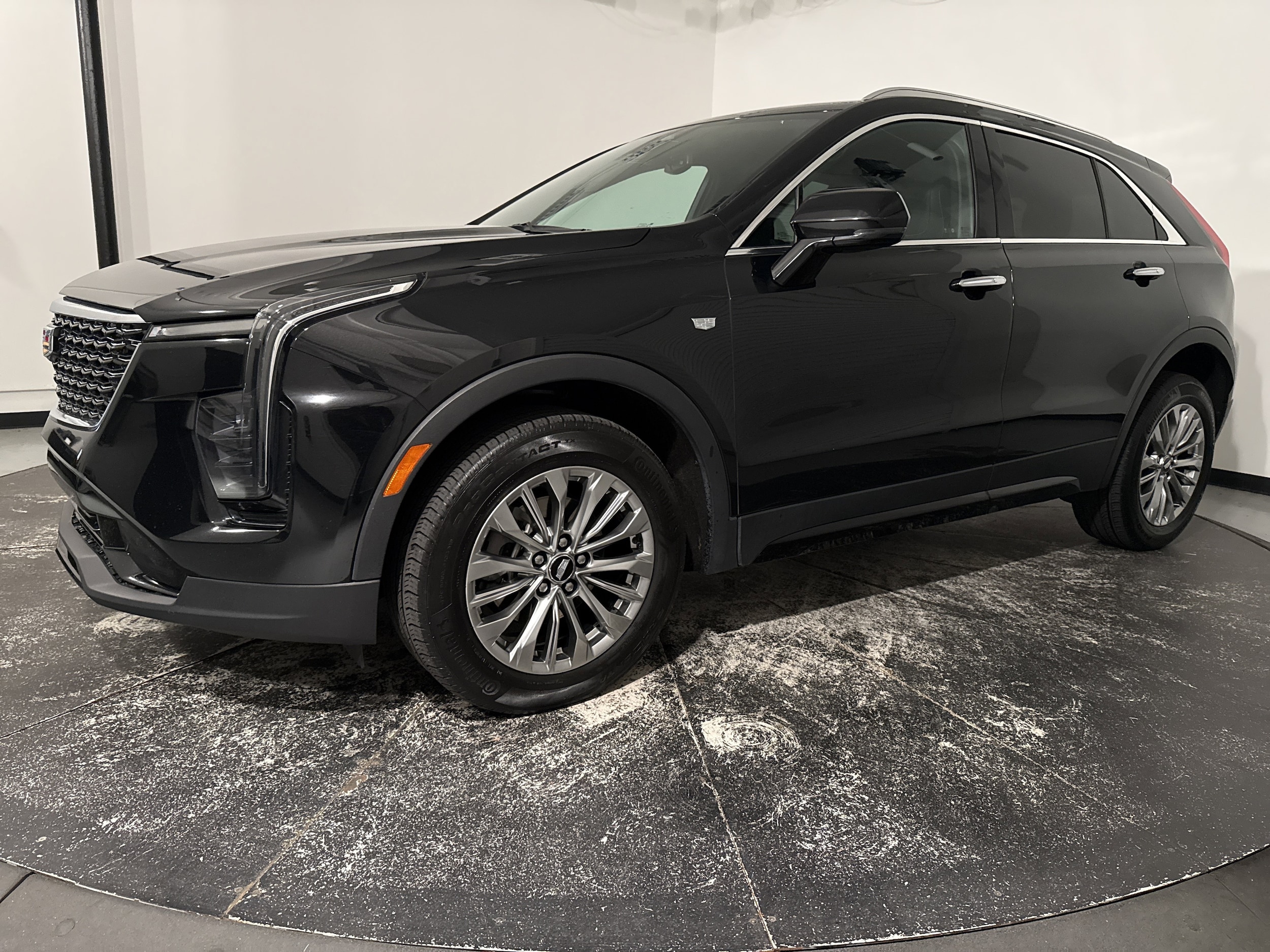 2024 CADILLAC XT4 AWD Premium Luxury photo 2