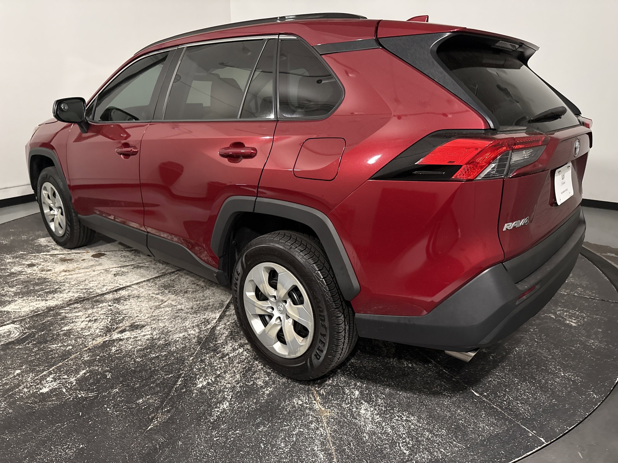 2019 Toyota RAV4 LE photo 6
