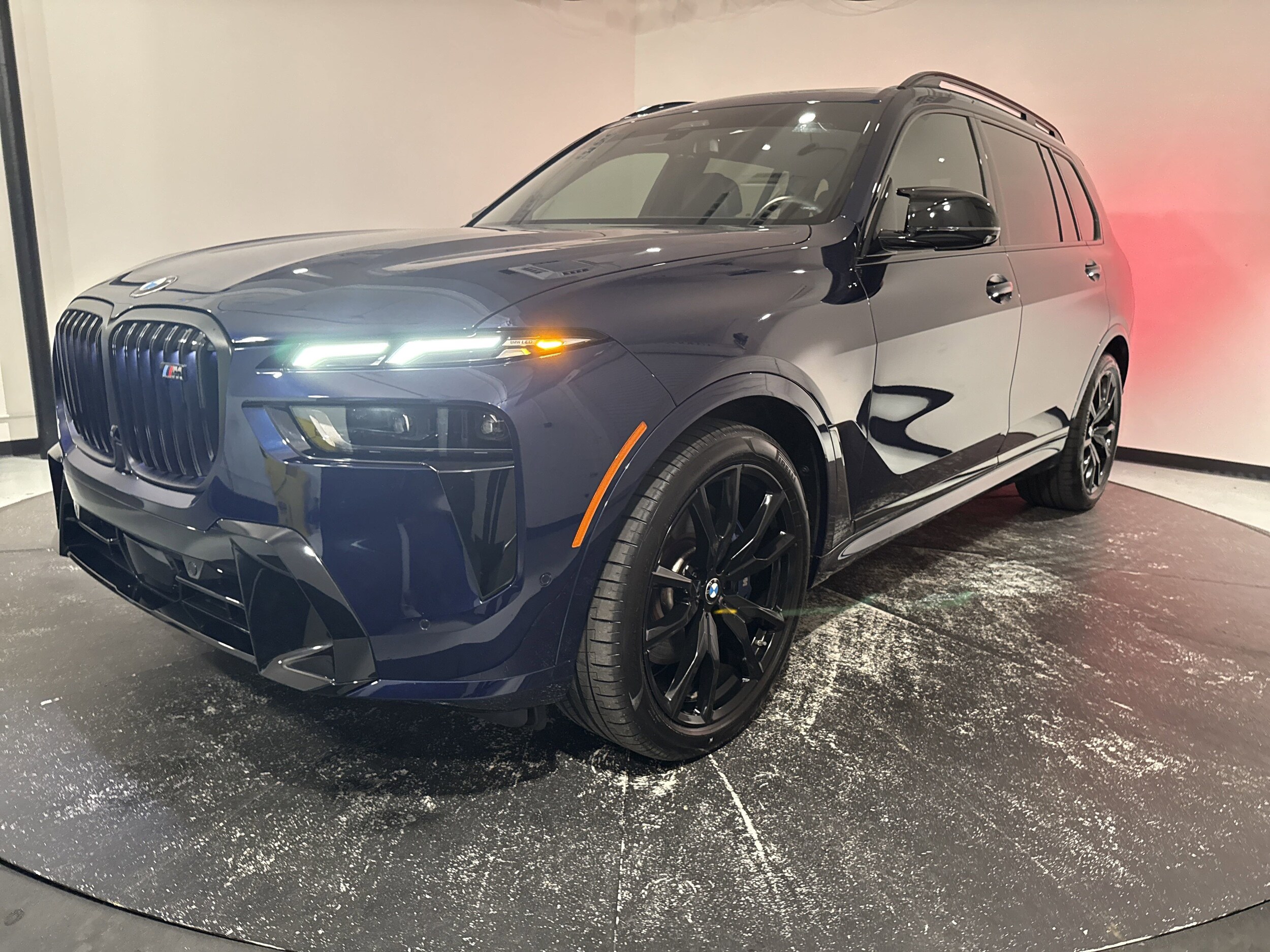 2025 Bmw X7 M60i photo 3