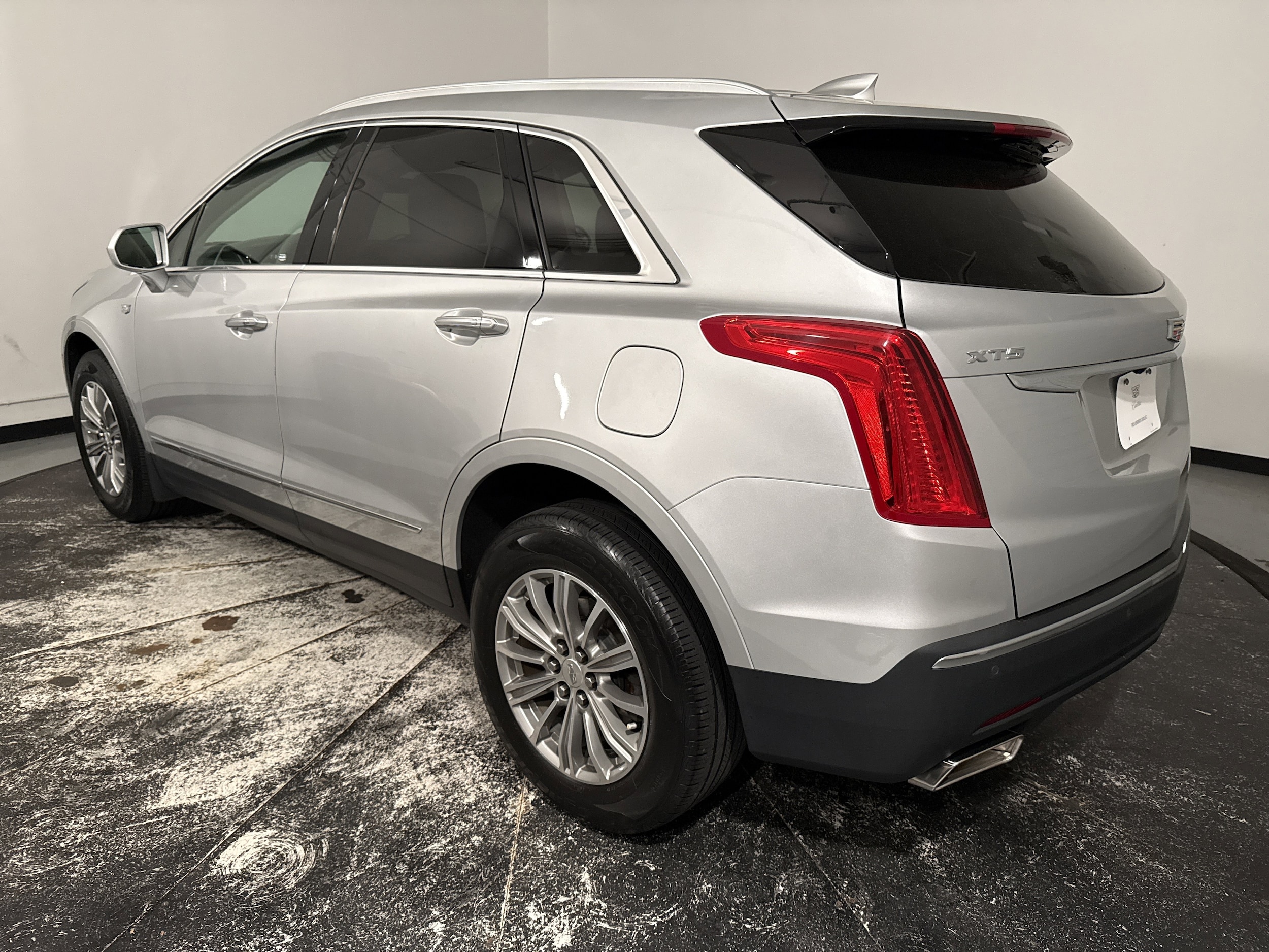 2017 CADILLAC XT5 Luxury FWD photo 6