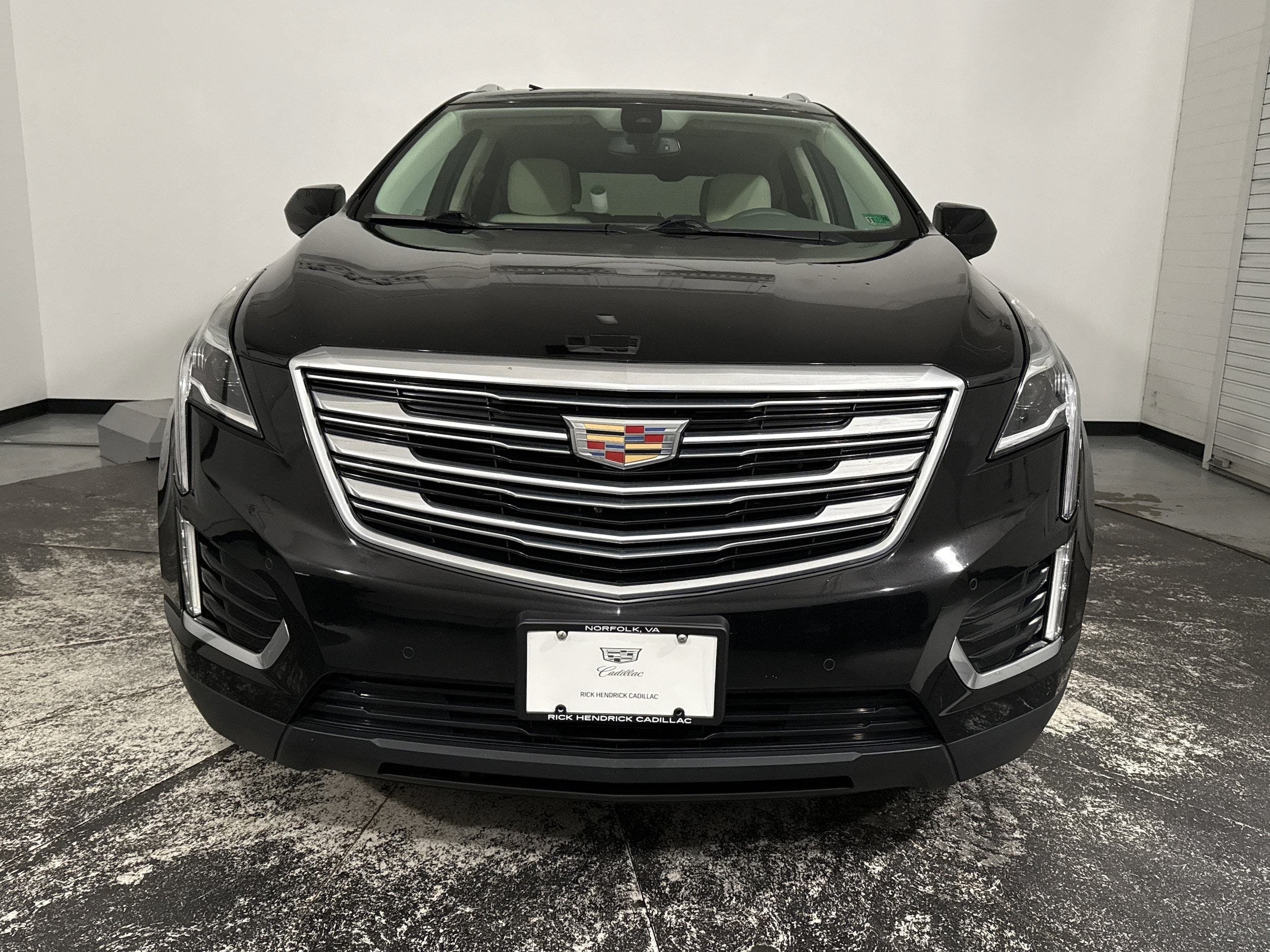 2018 CADILLAC XT5 Premium Luxury FWD photo 2