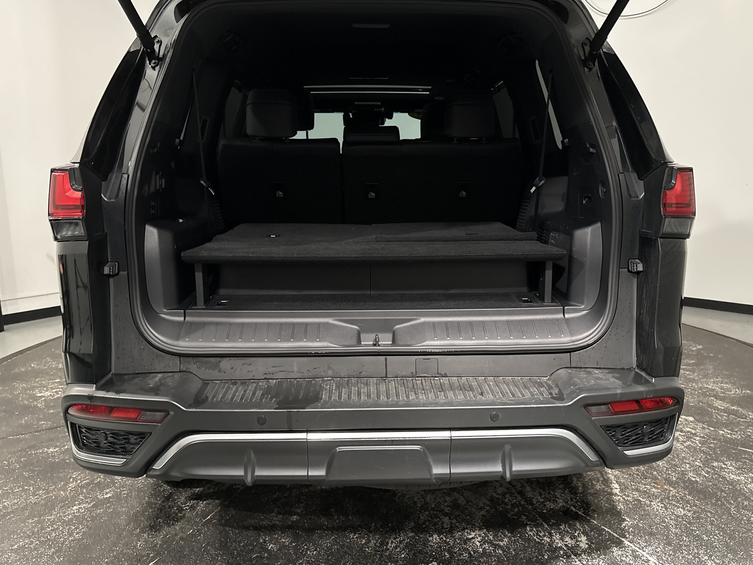 2025 LEXUS LX LX 700h F SPORT photo 3