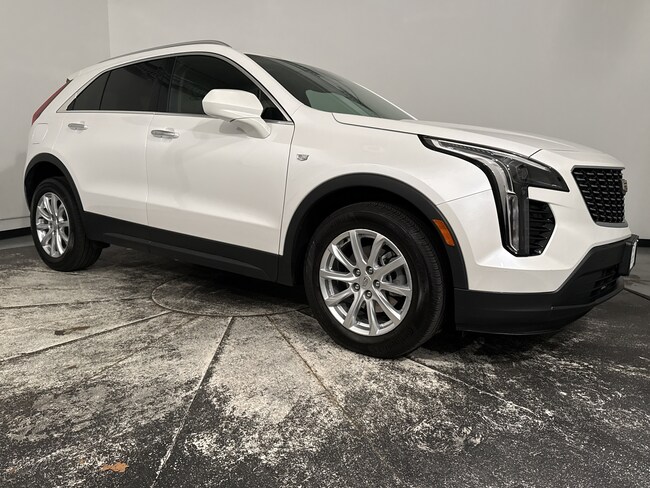 2022 CADILLAC XT4 FWD Luxury SUV