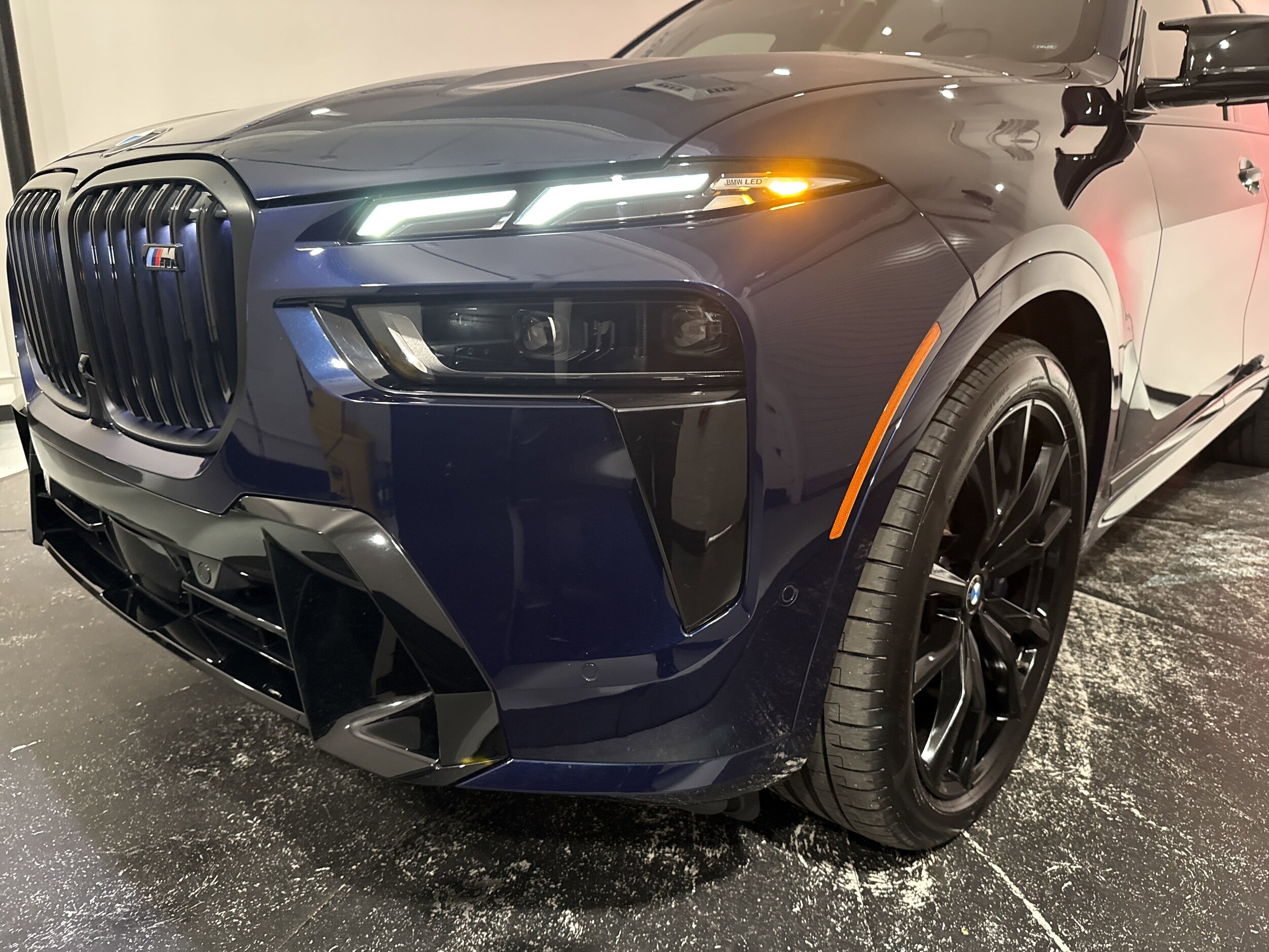 2025 Bmw X7 M60i photo 4