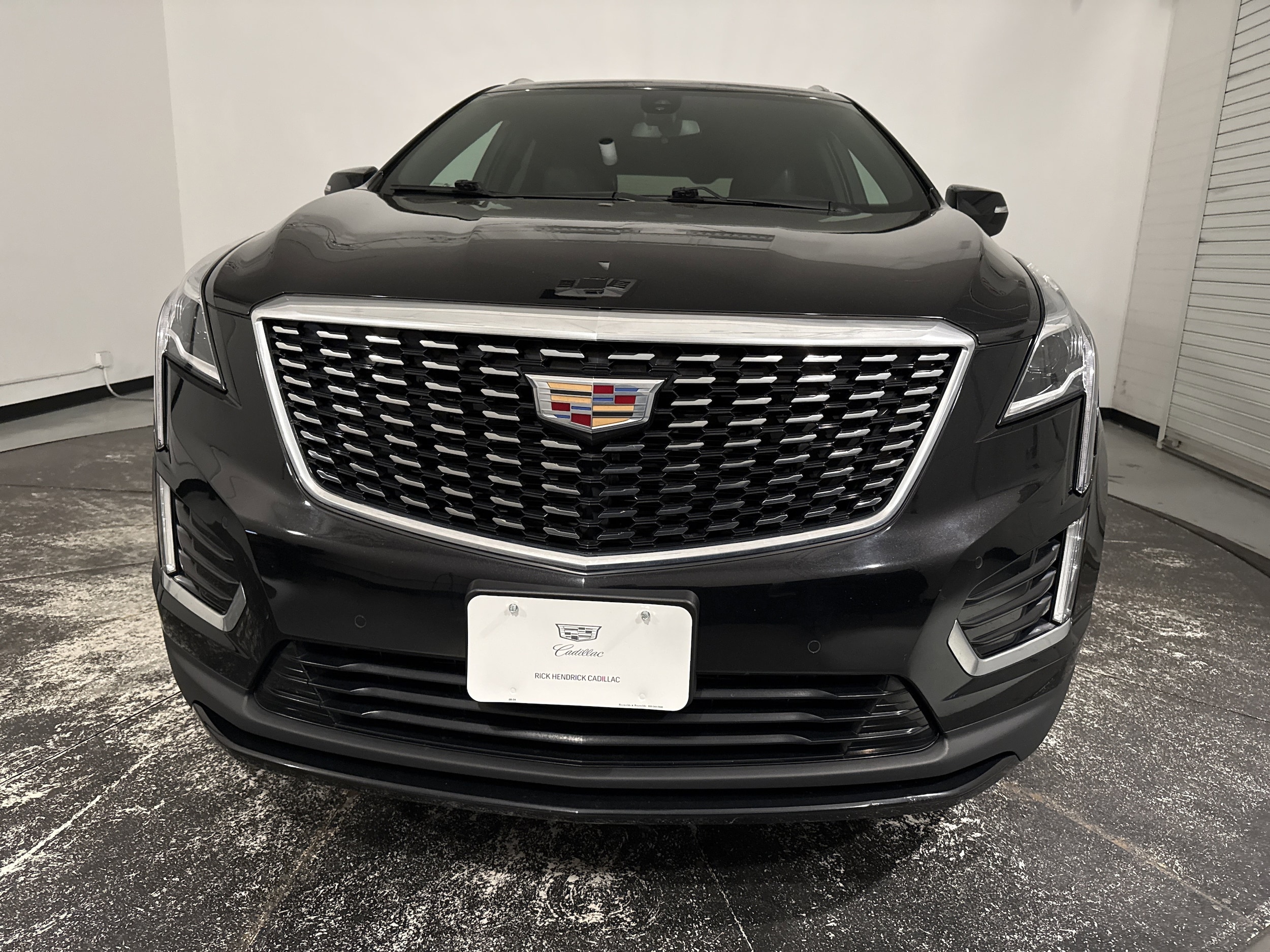 2022 CADILLAC XT5 FWD Luxury photo 2