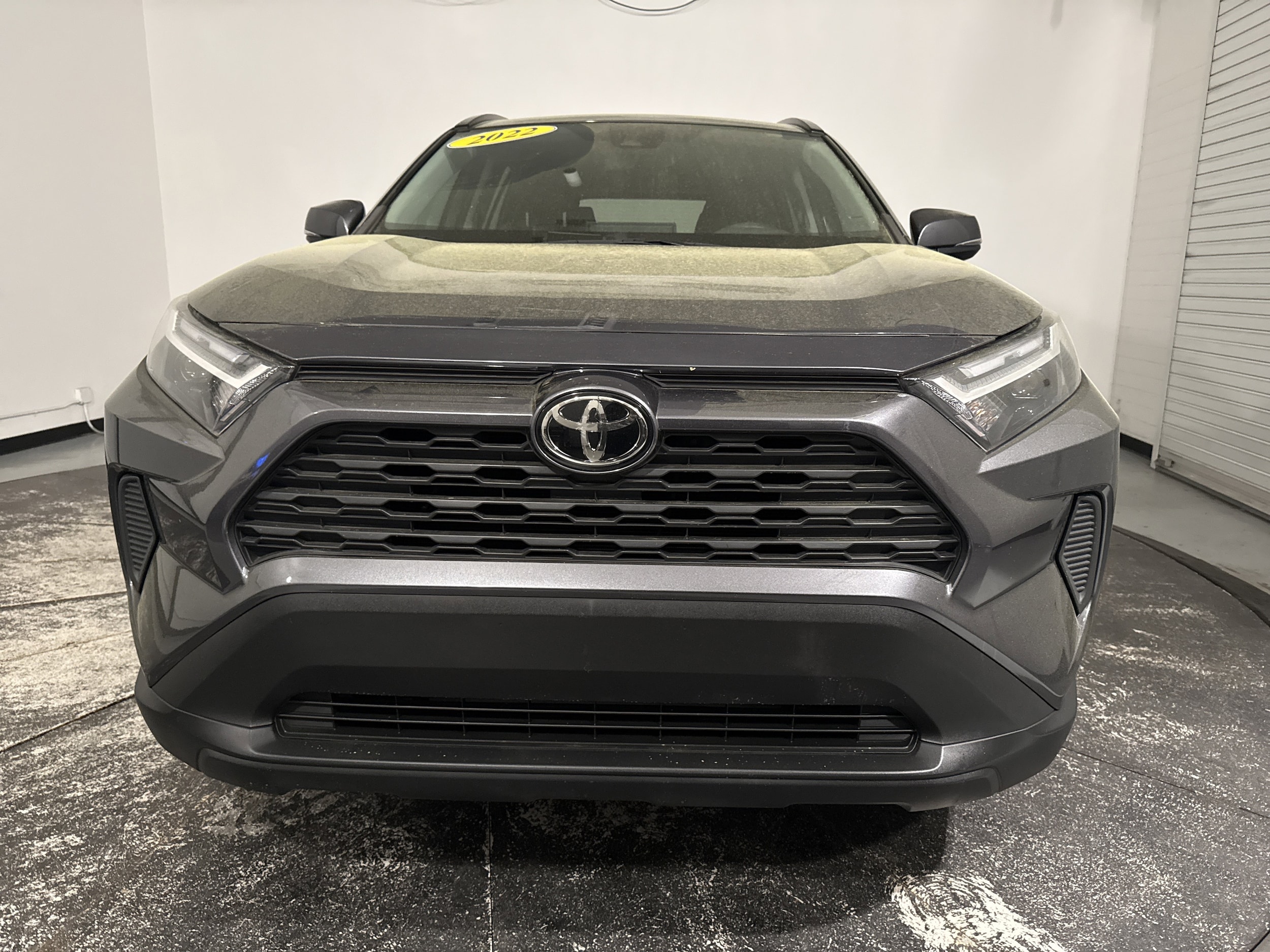 2022 Toyota RAV4 XLE photo 2